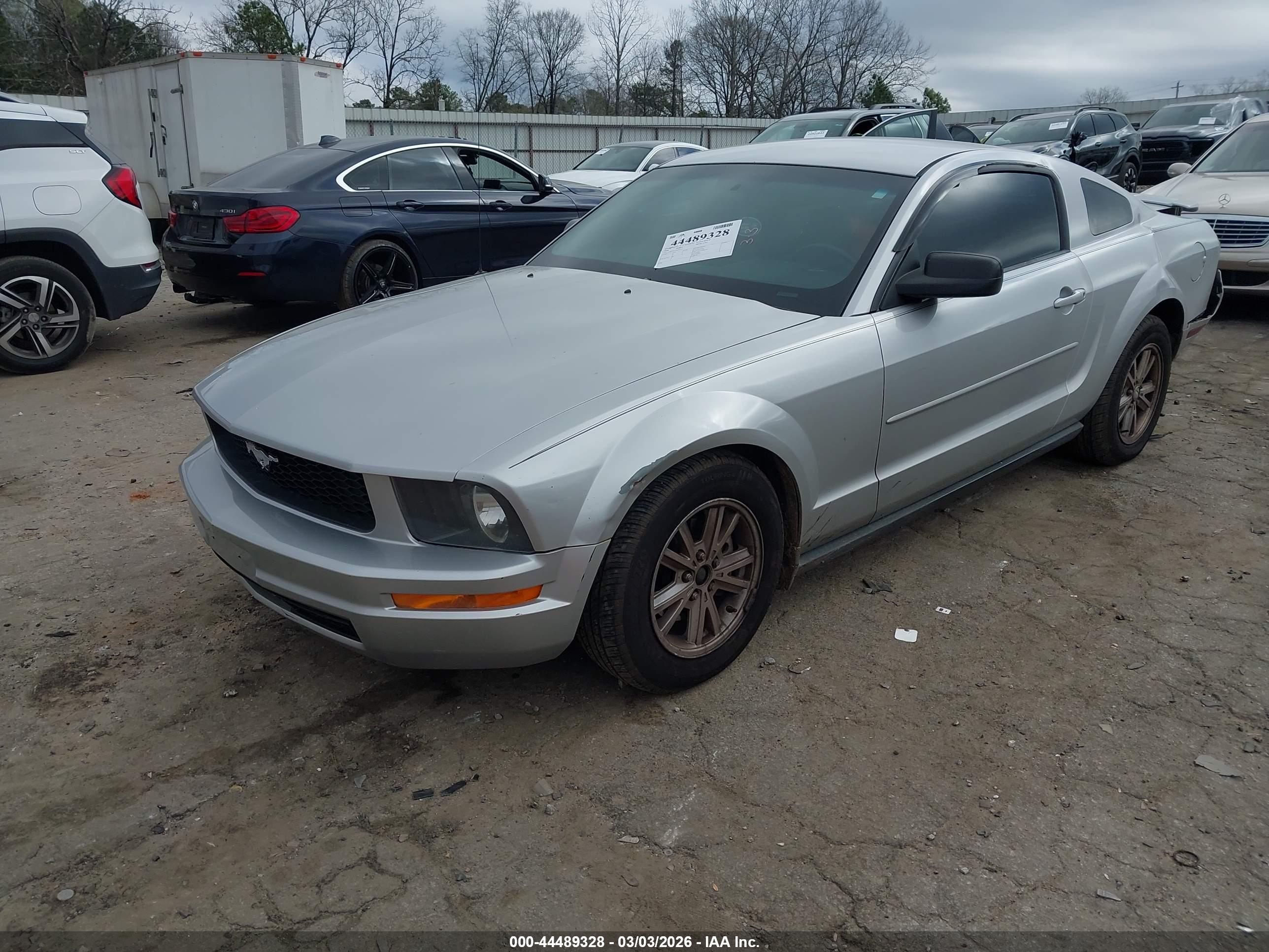 FORD MUSTANG image 2