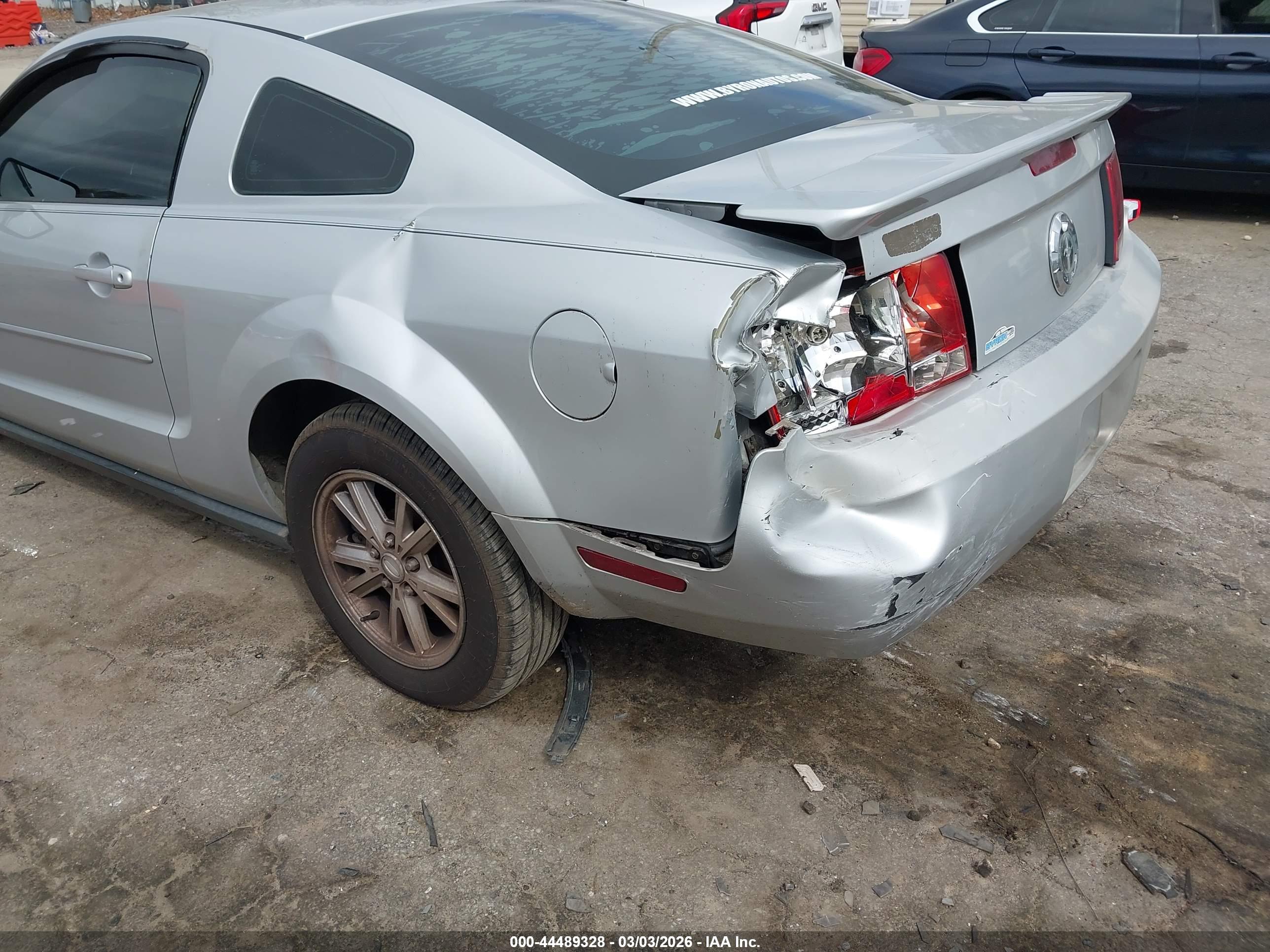 FORD MUSTANG image 6