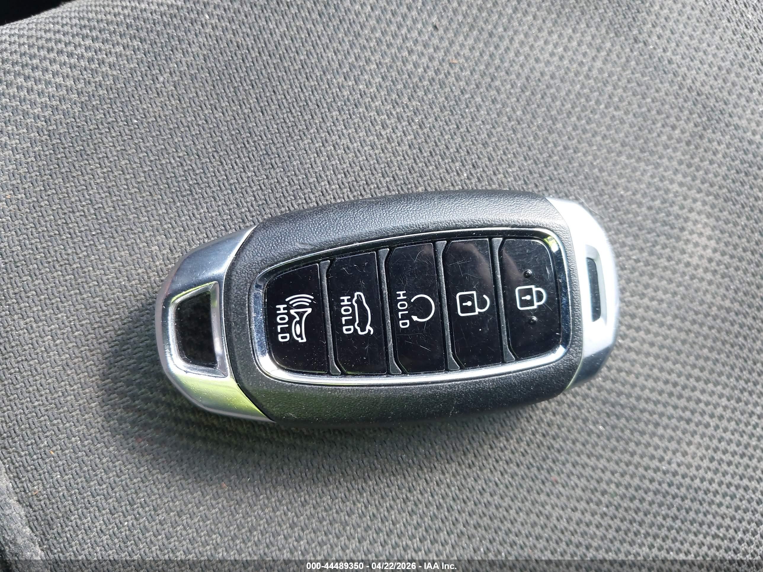 HYUNDAI ELANTRA image 11