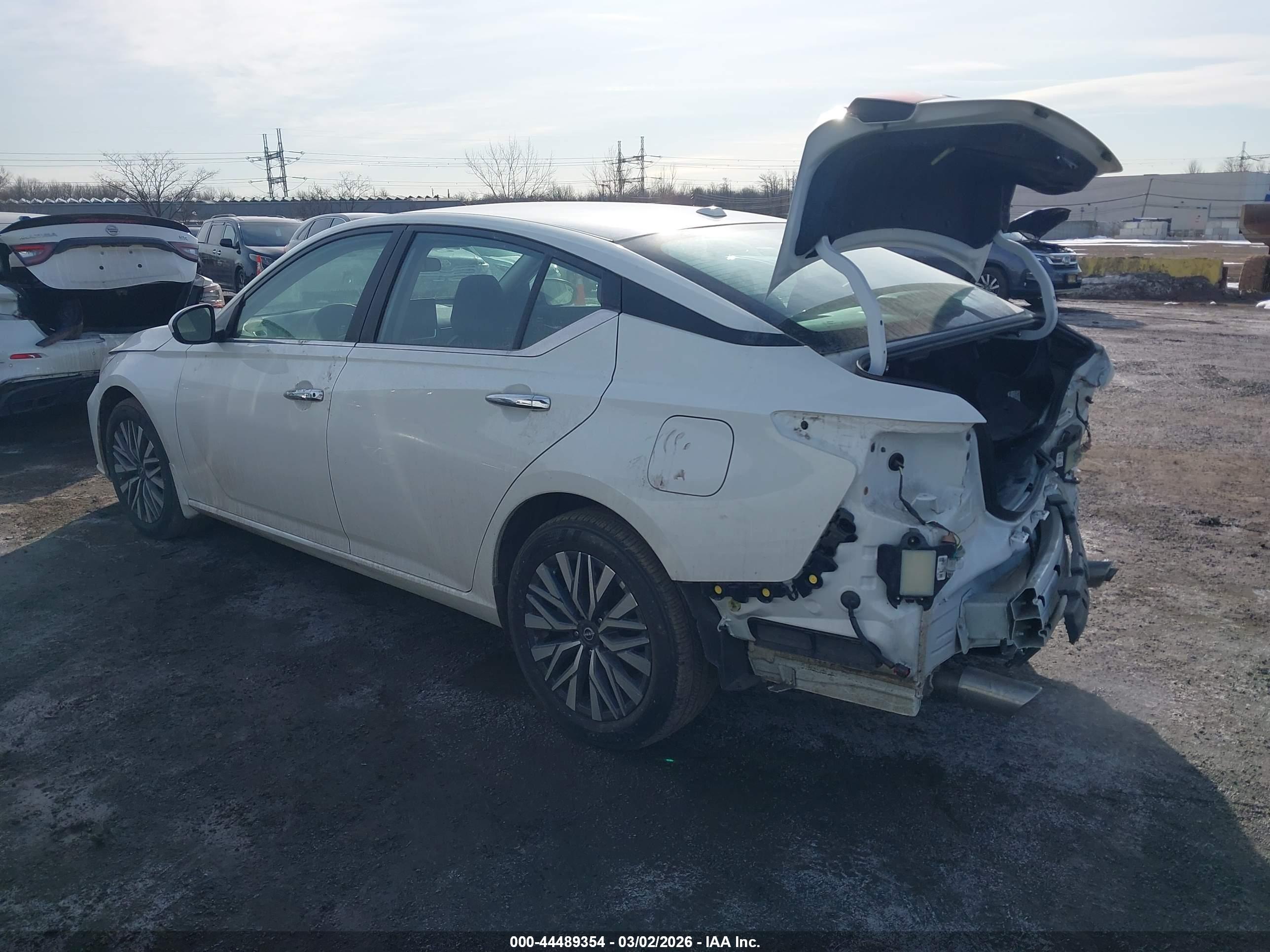 NISSAN ALTIMA image 3