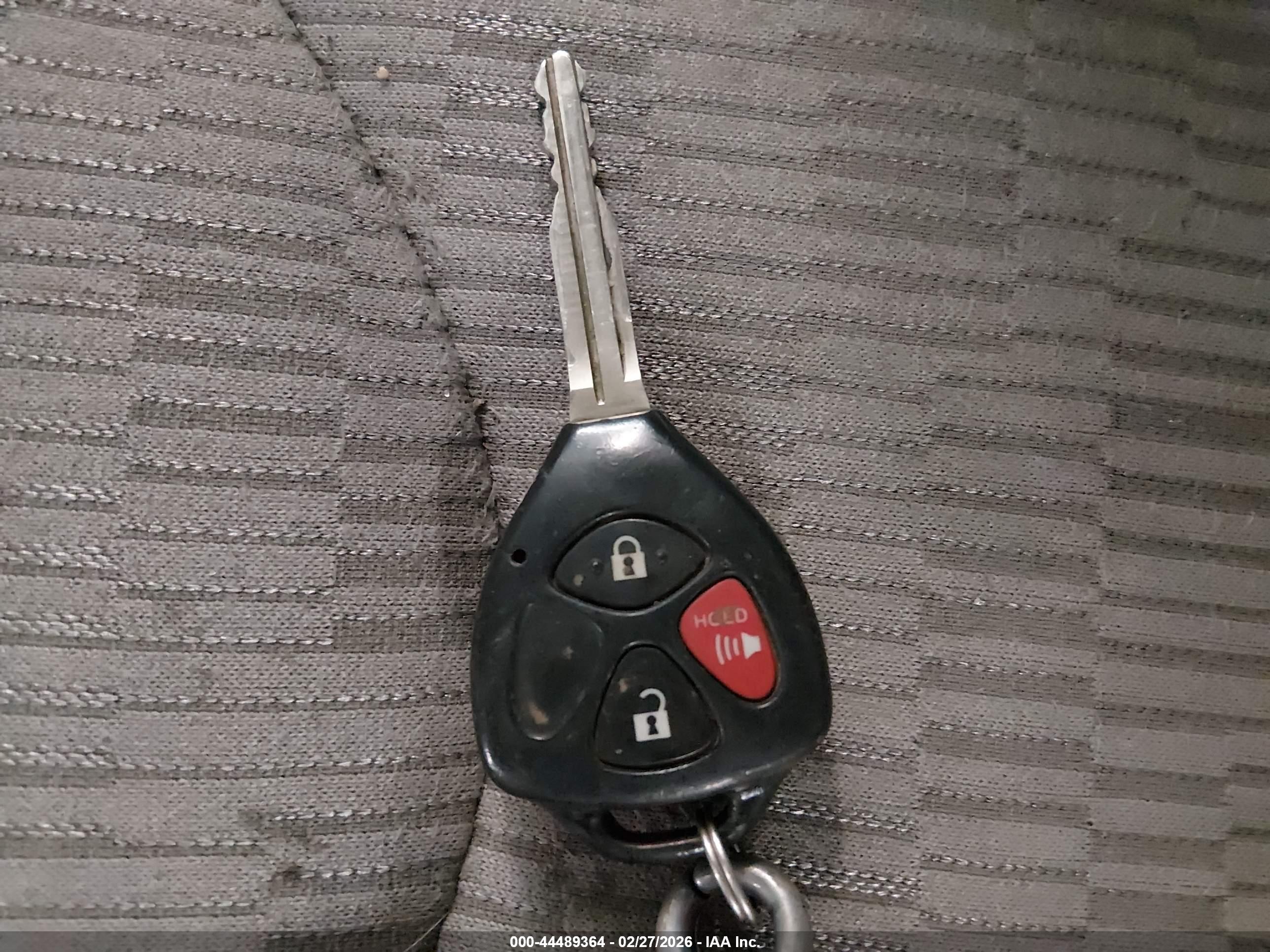TOYOTA RAV4 image 11