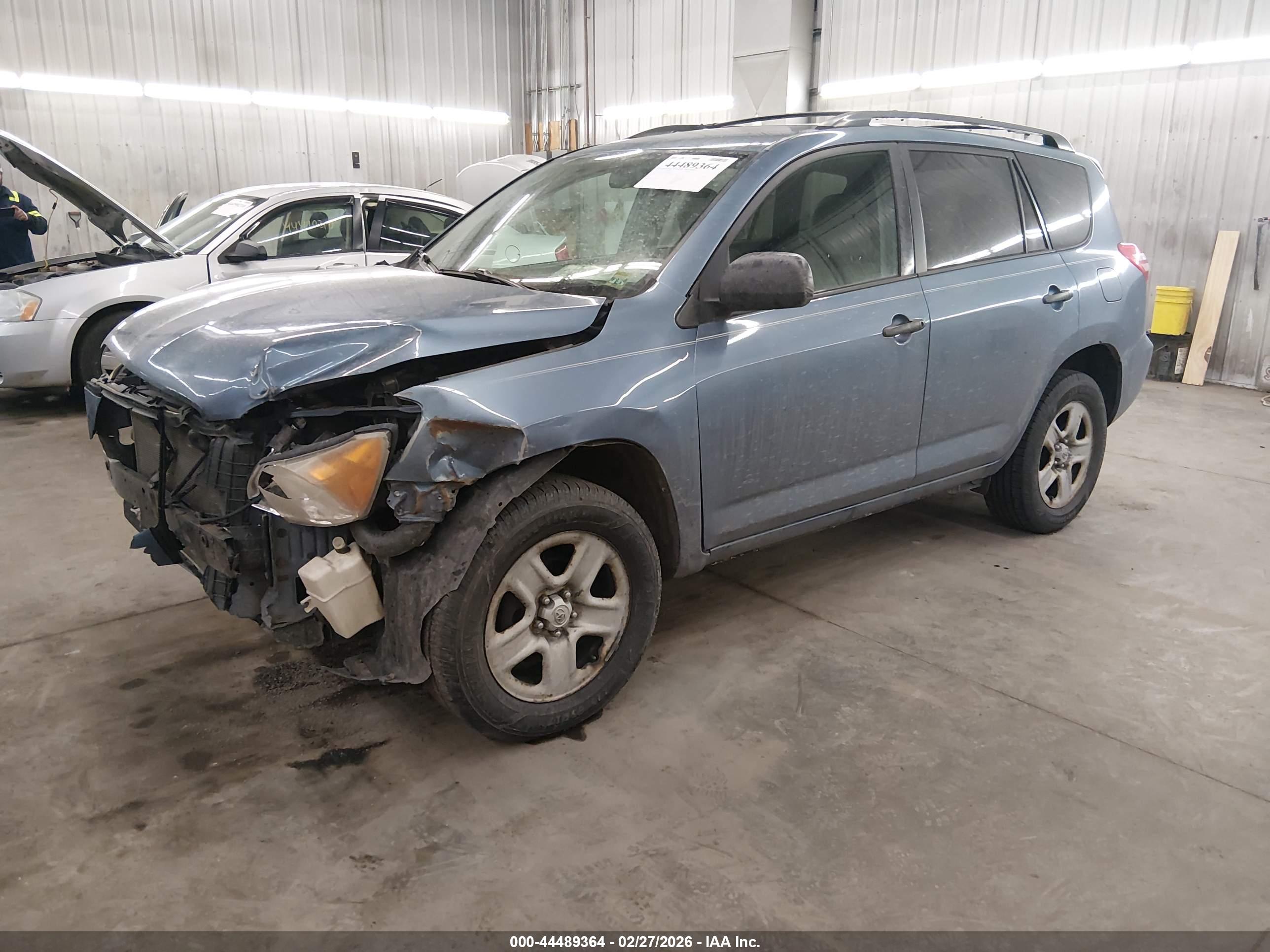 TOYOTA RAV4 image 2