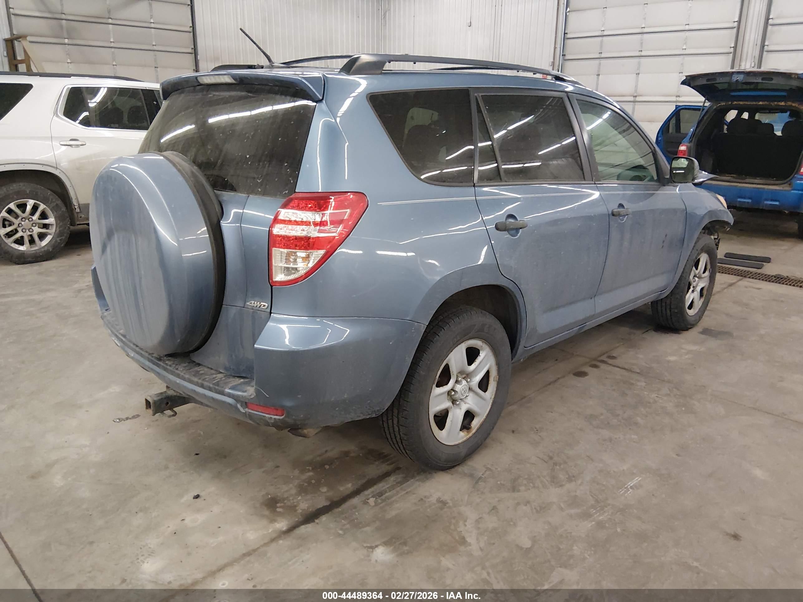 TOYOTA RAV4 image 4