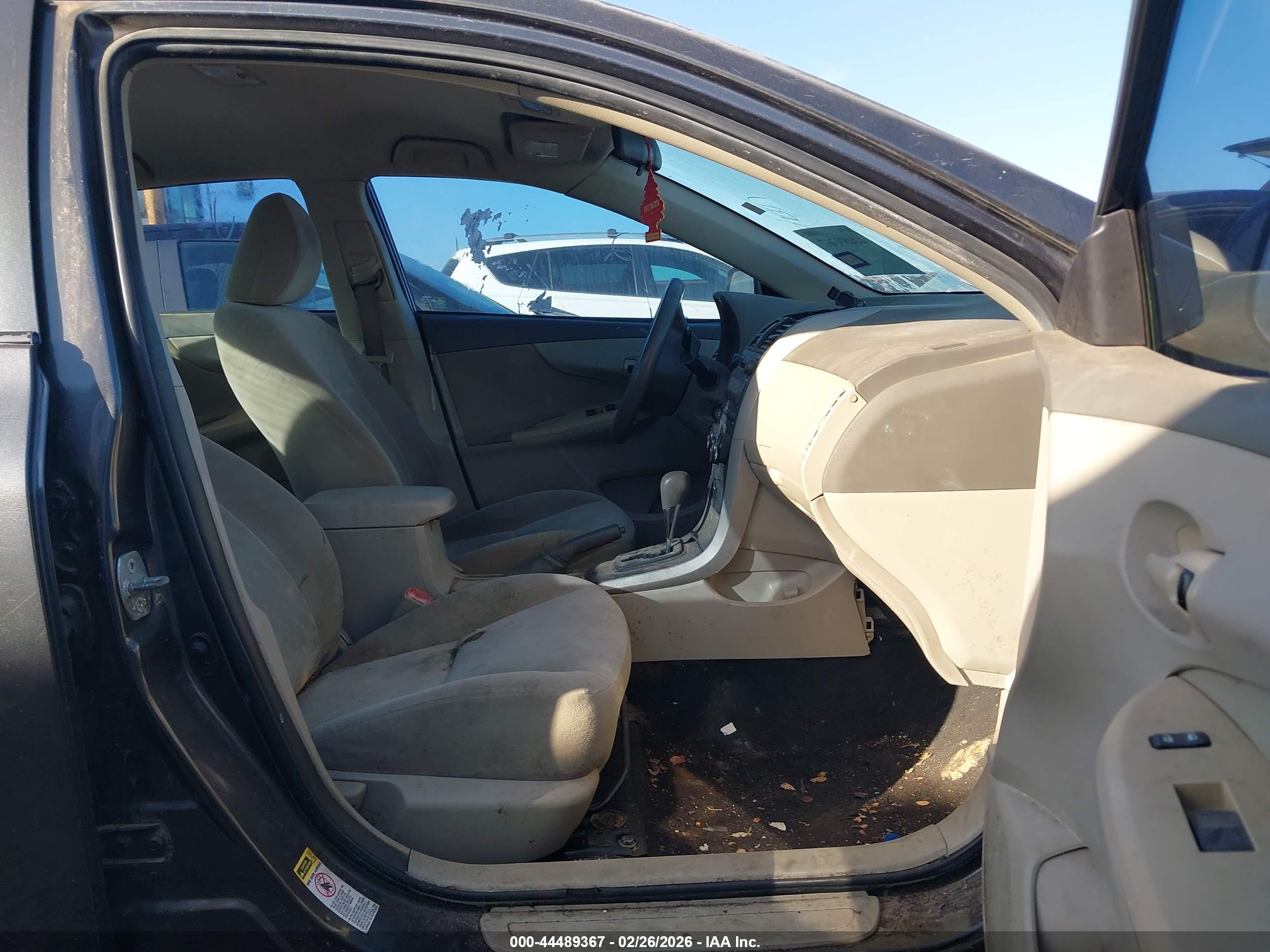 TOYOTA COROLLA image 5