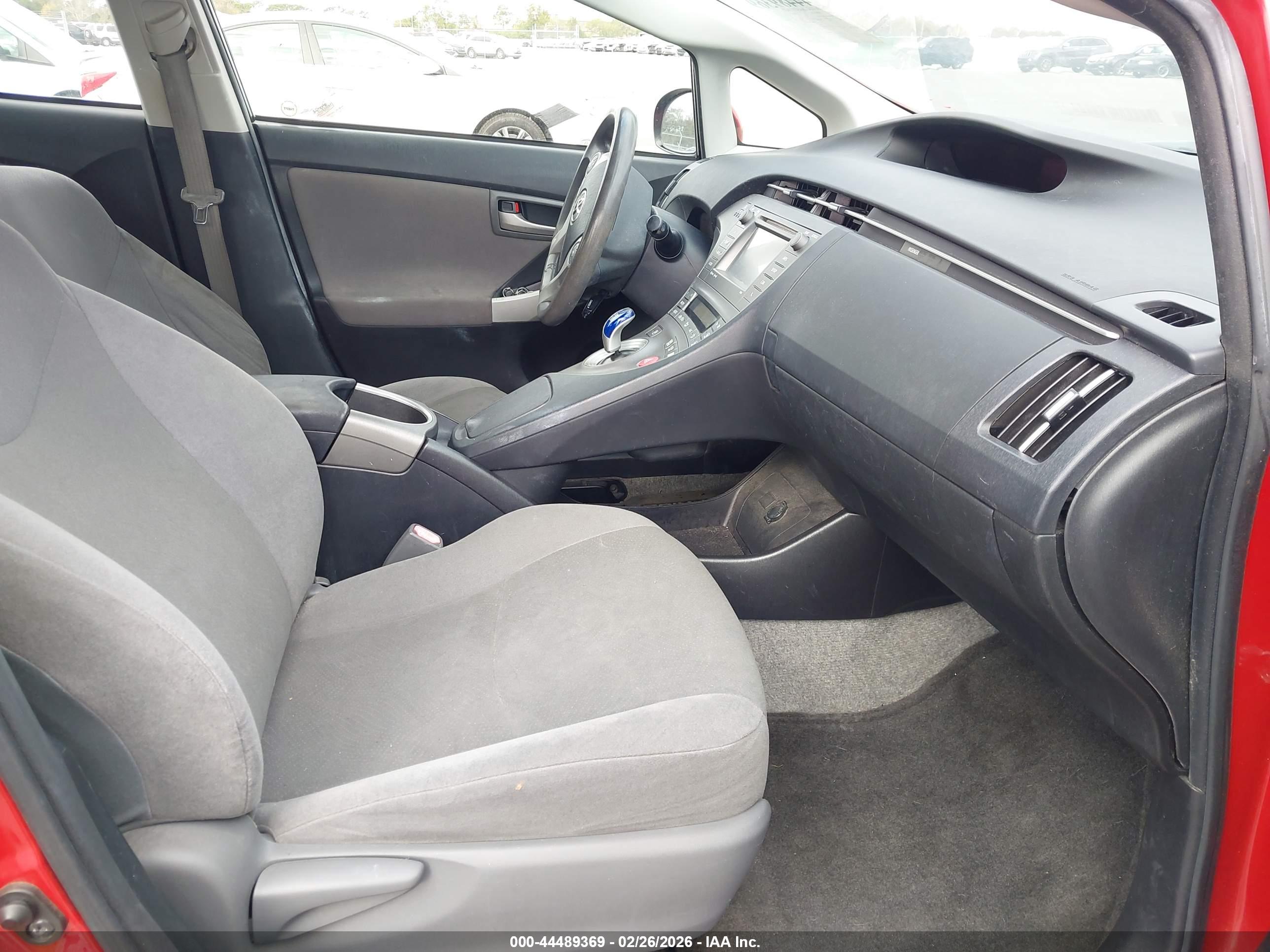 TOYOTA PRIUS image 5