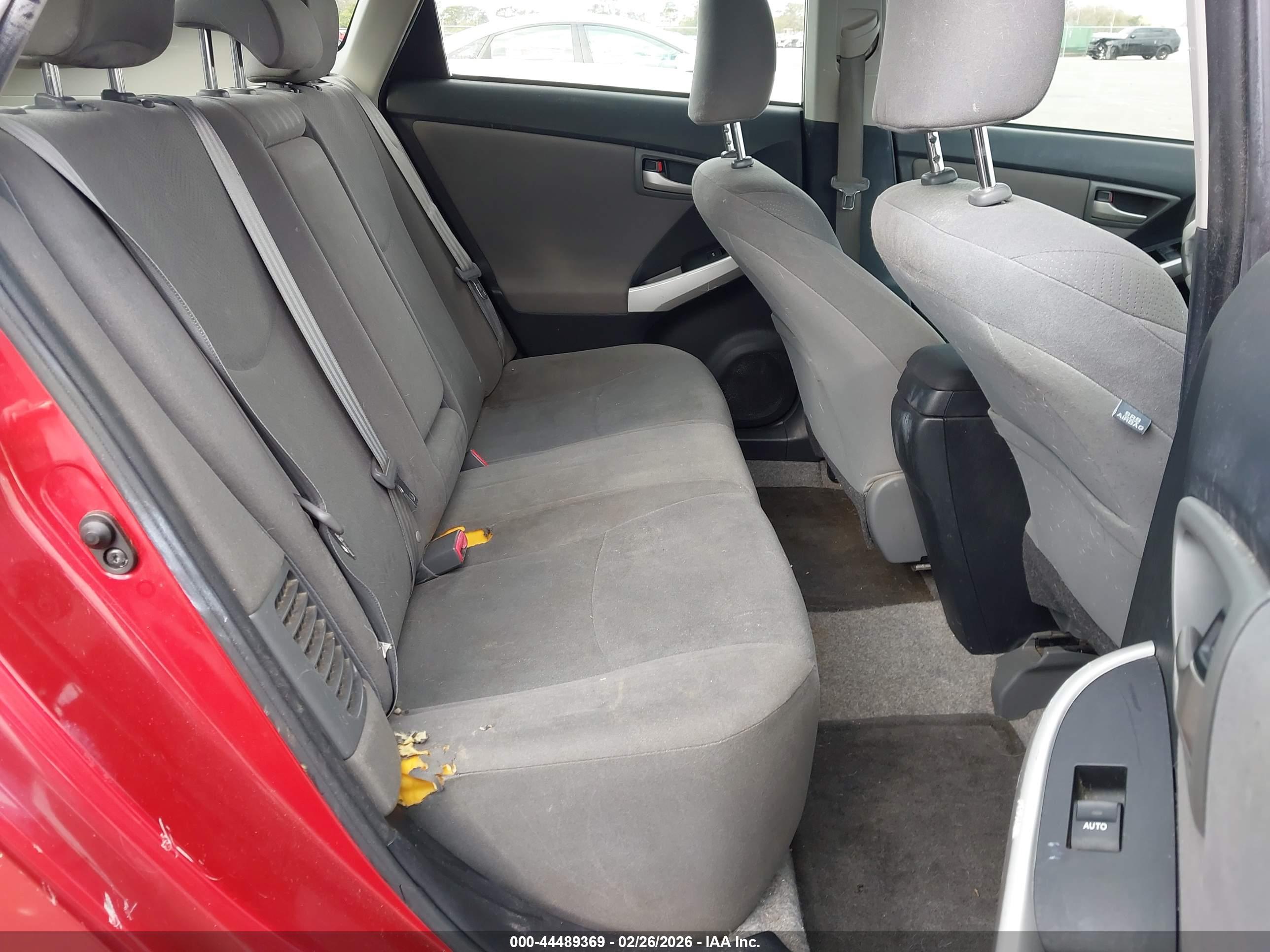 TOYOTA PRIUS image 8