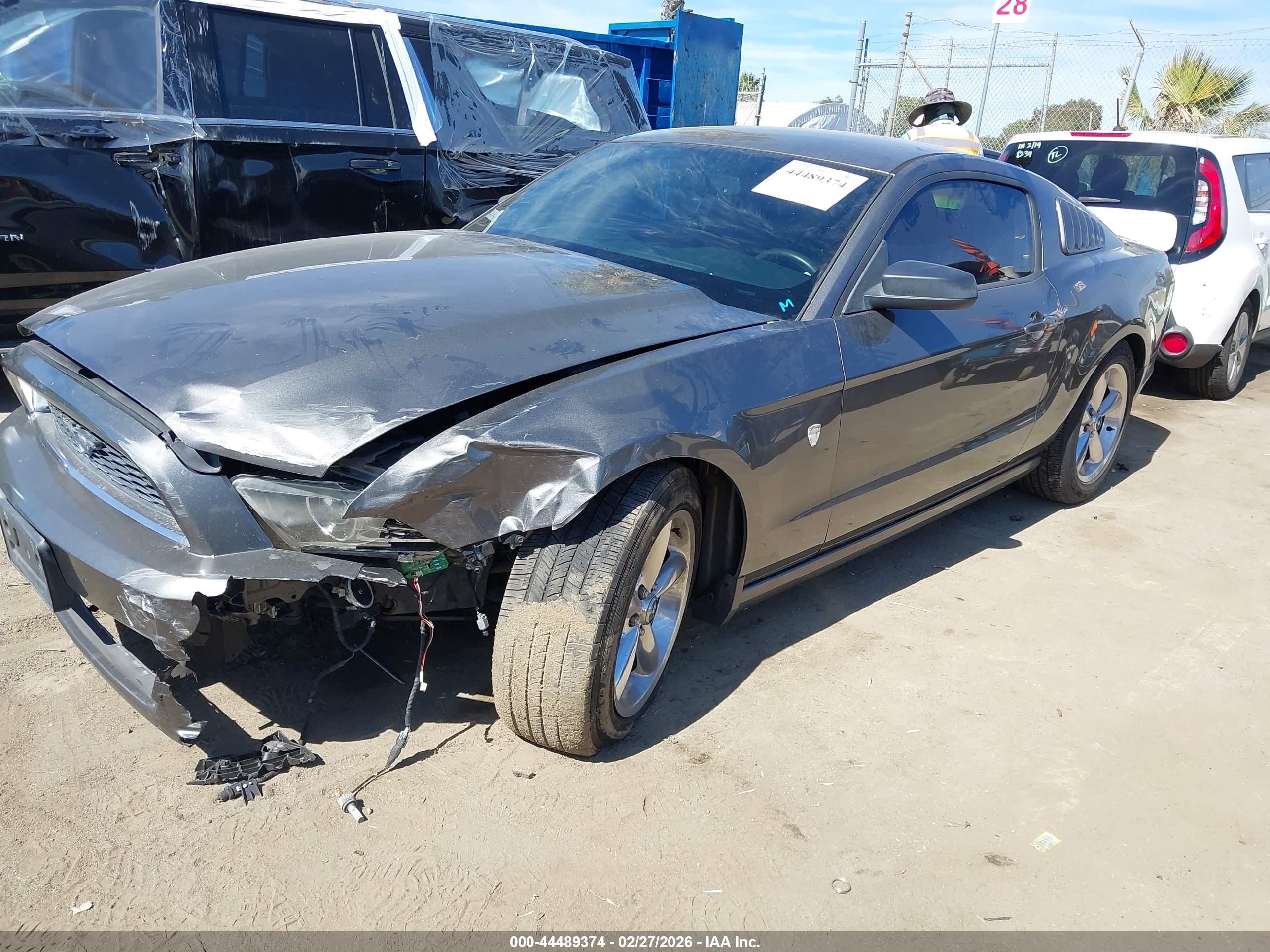 FORD MUSTANG image 2