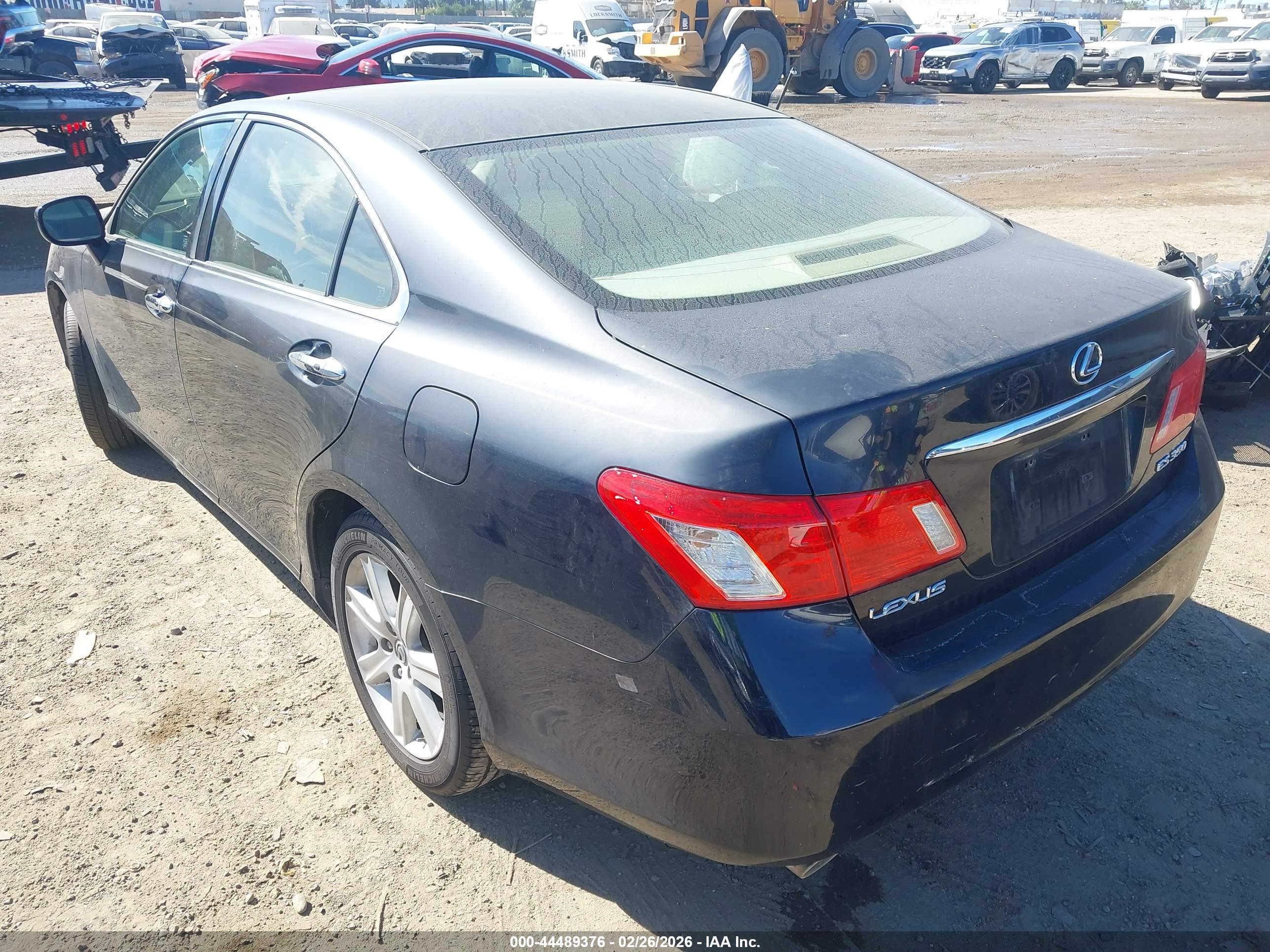 LEXUS ES image 3