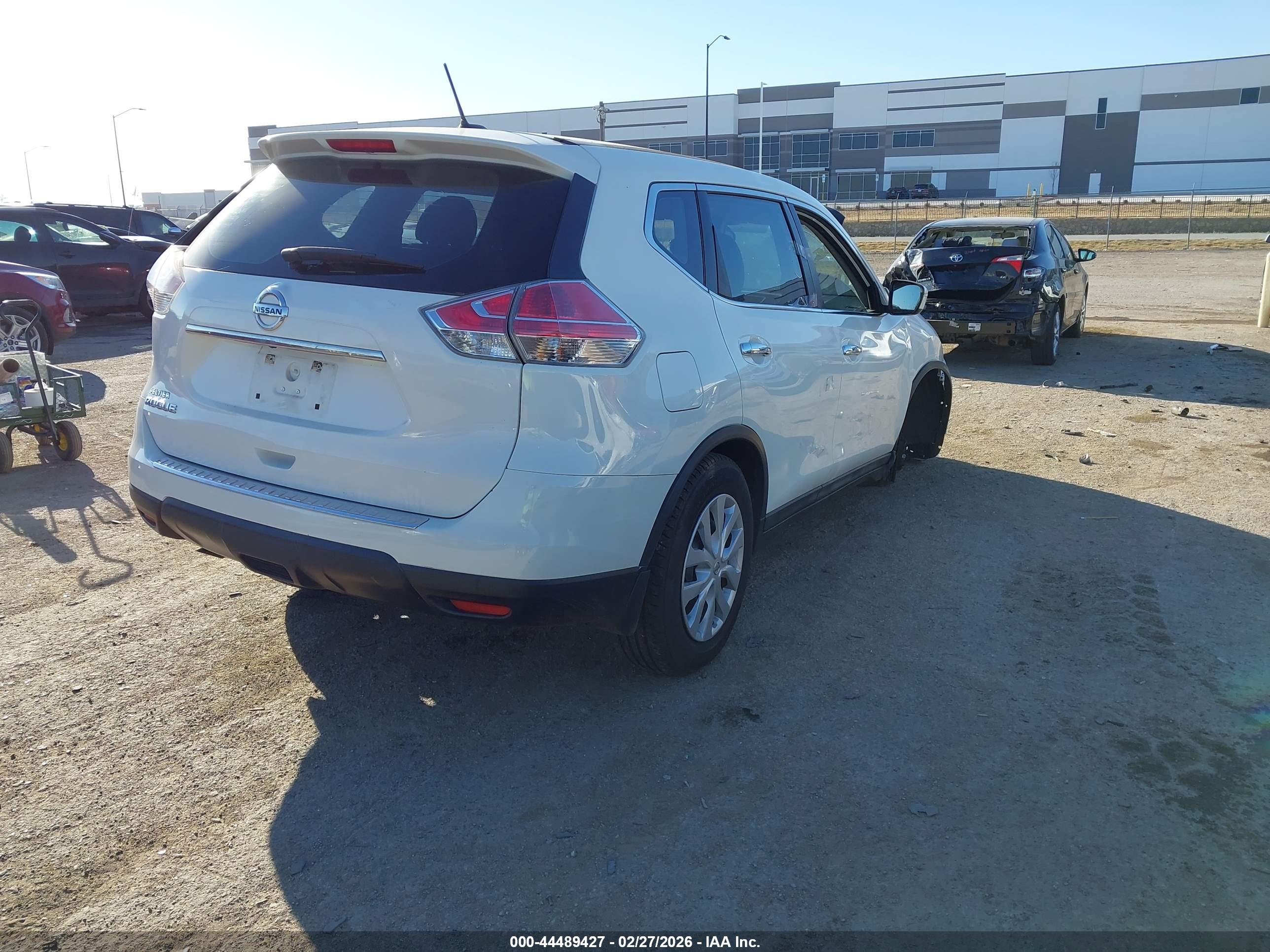 NISSAN ROGUE image 4