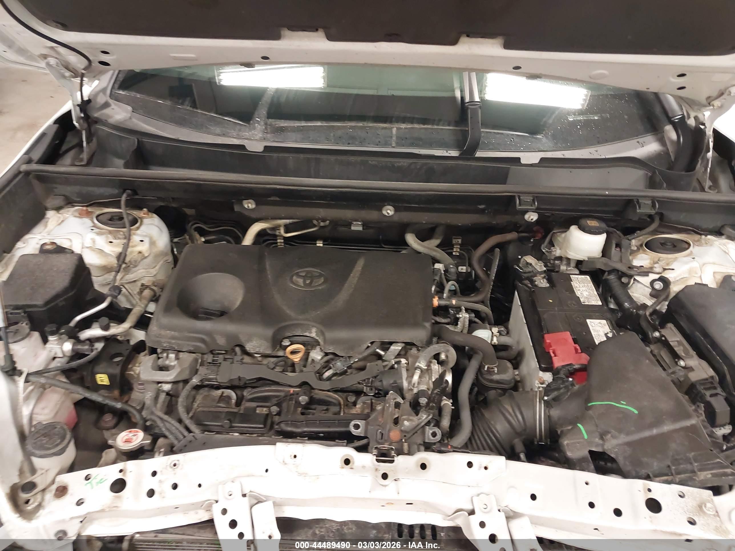 TOYOTA RAV4 image 10