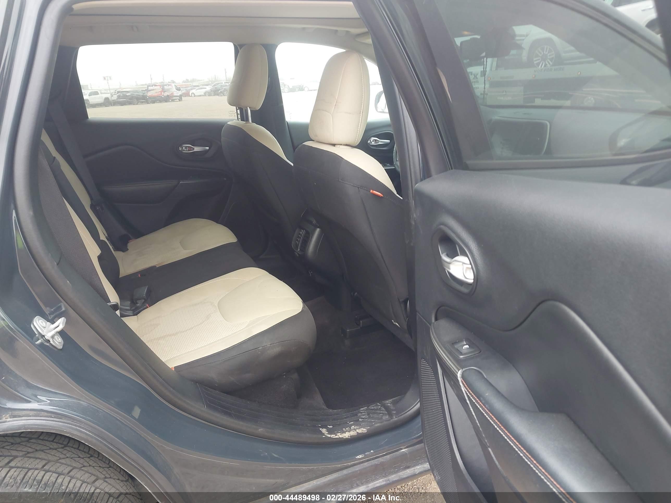 JEEP CHEROKEE image 8
