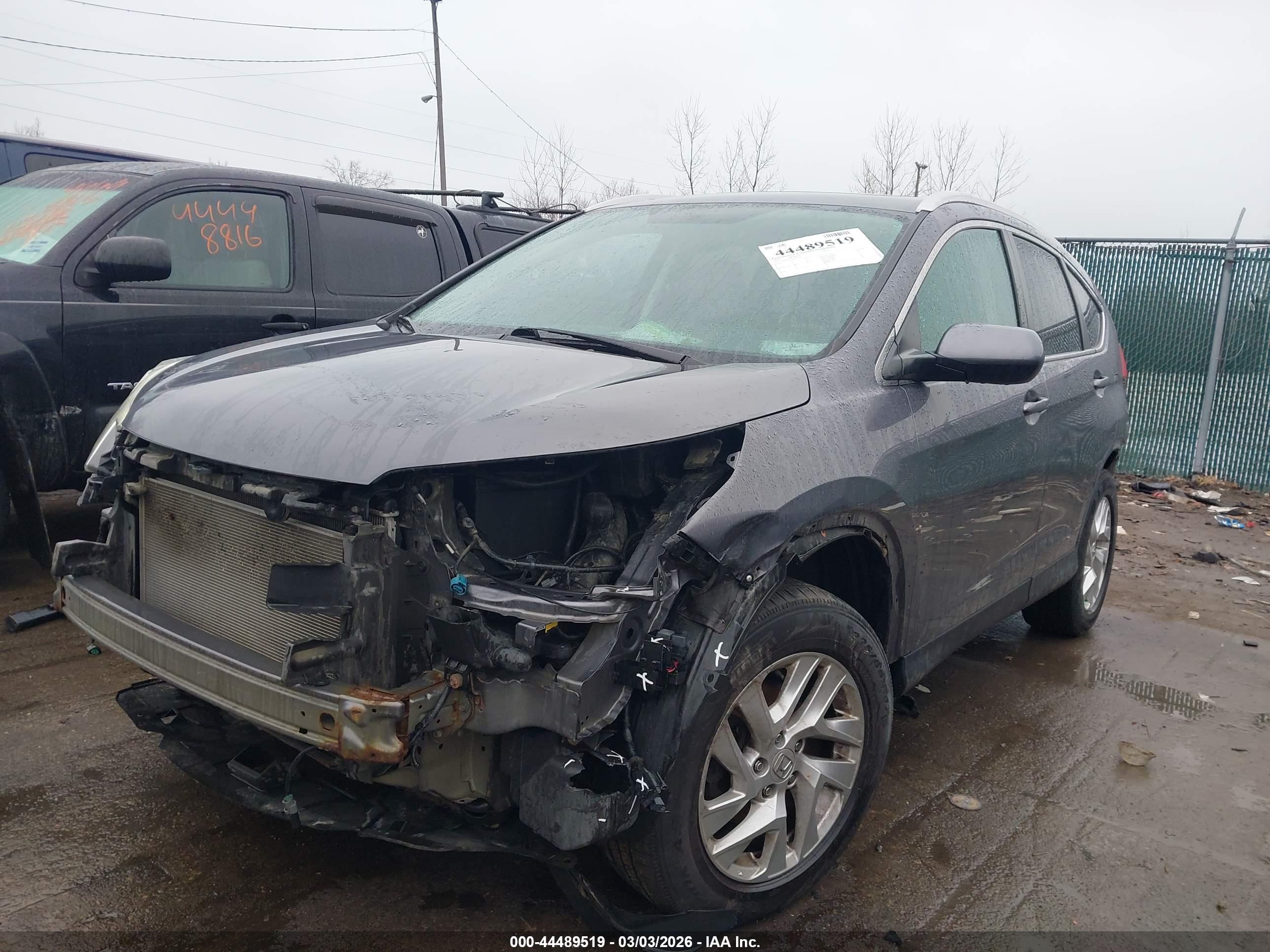 HONDA CR-V image 2