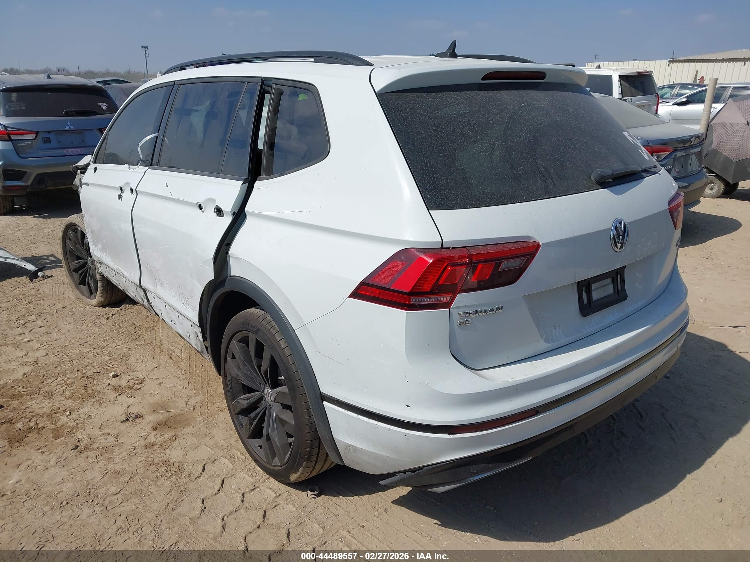 VOLKSWAGEN TIGUAN image 3