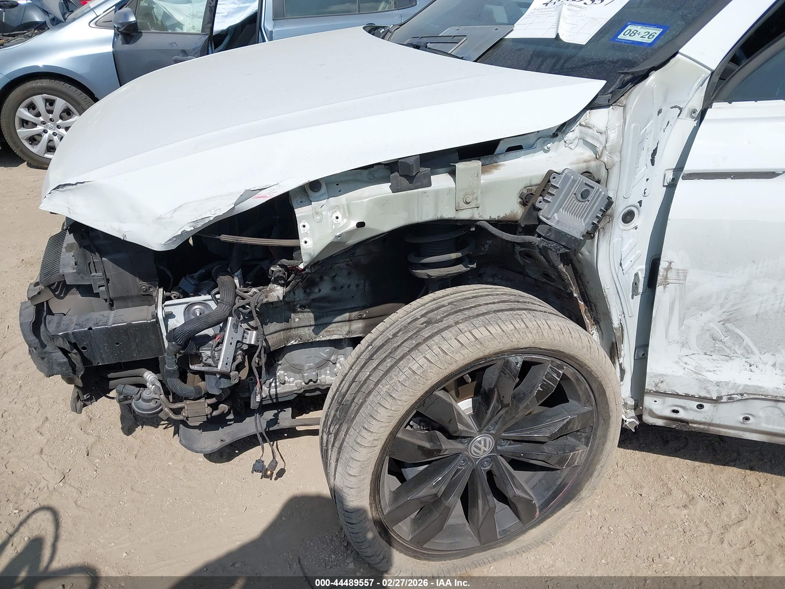 VOLKSWAGEN TIGUAN image 6
