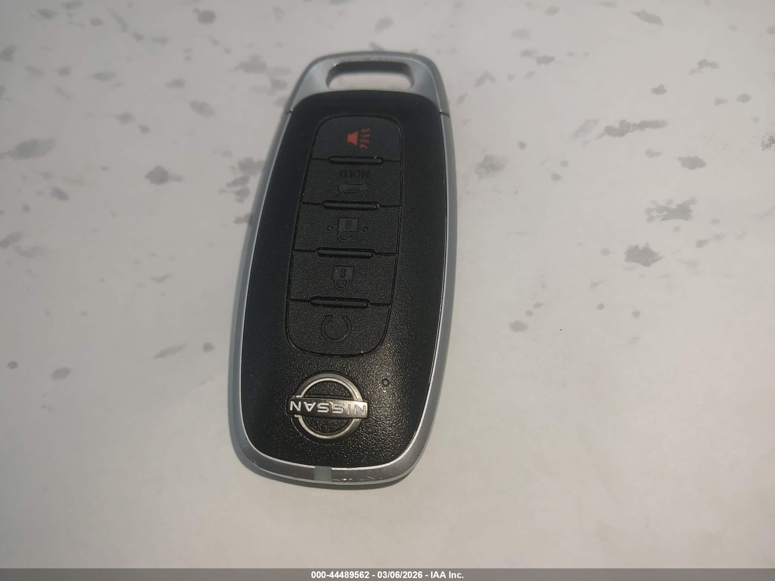 NISSAN ROGUE image 11