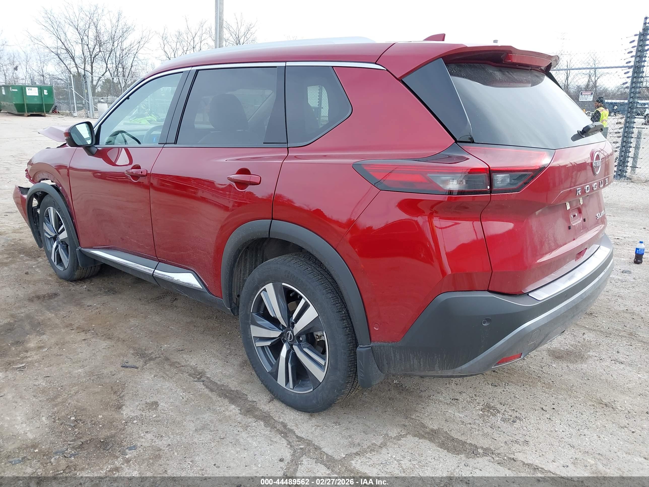 NISSAN ROGUE image 3