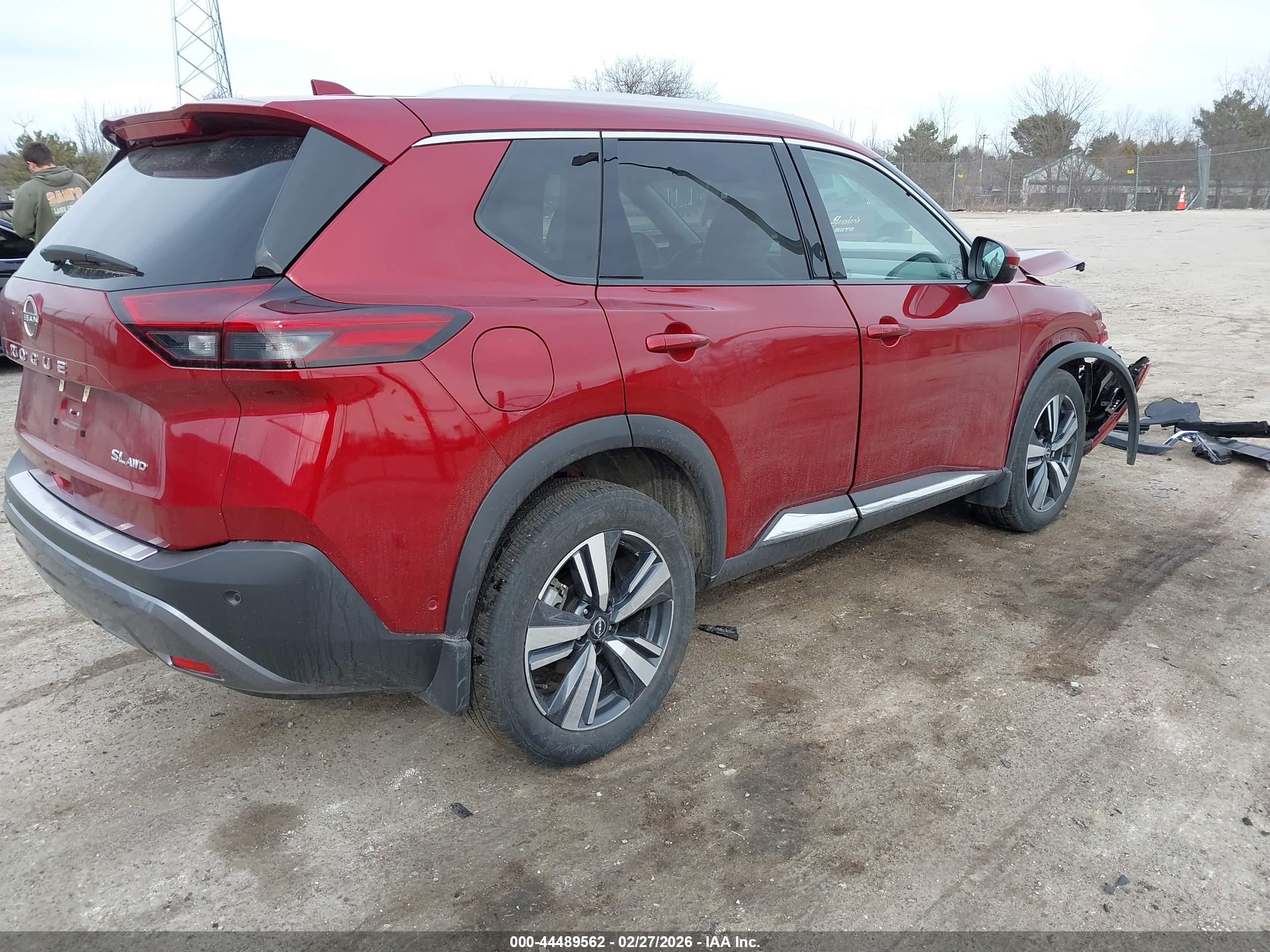 NISSAN ROGUE image 4