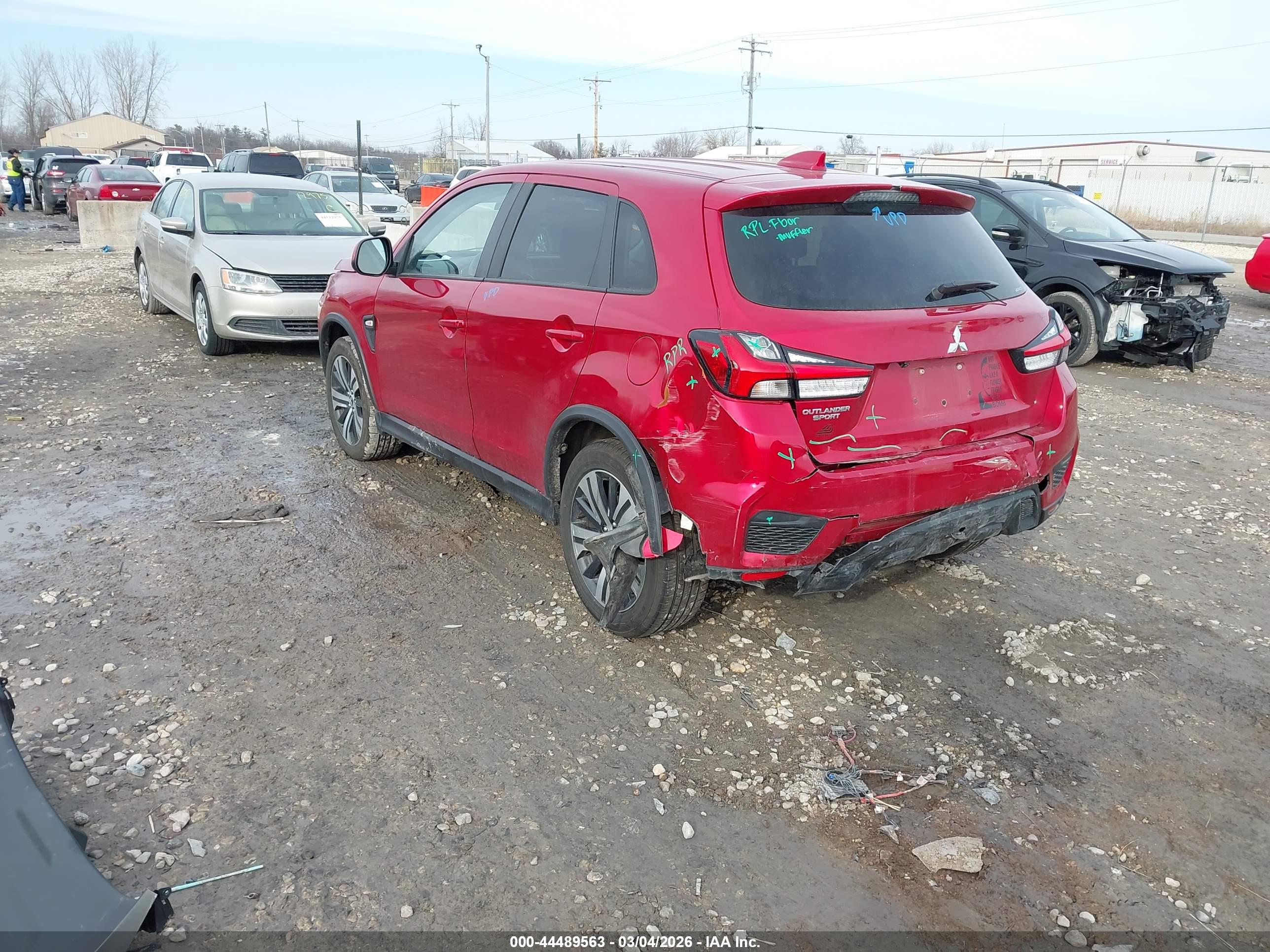 MITSUBISHI OUTLANDER image 3