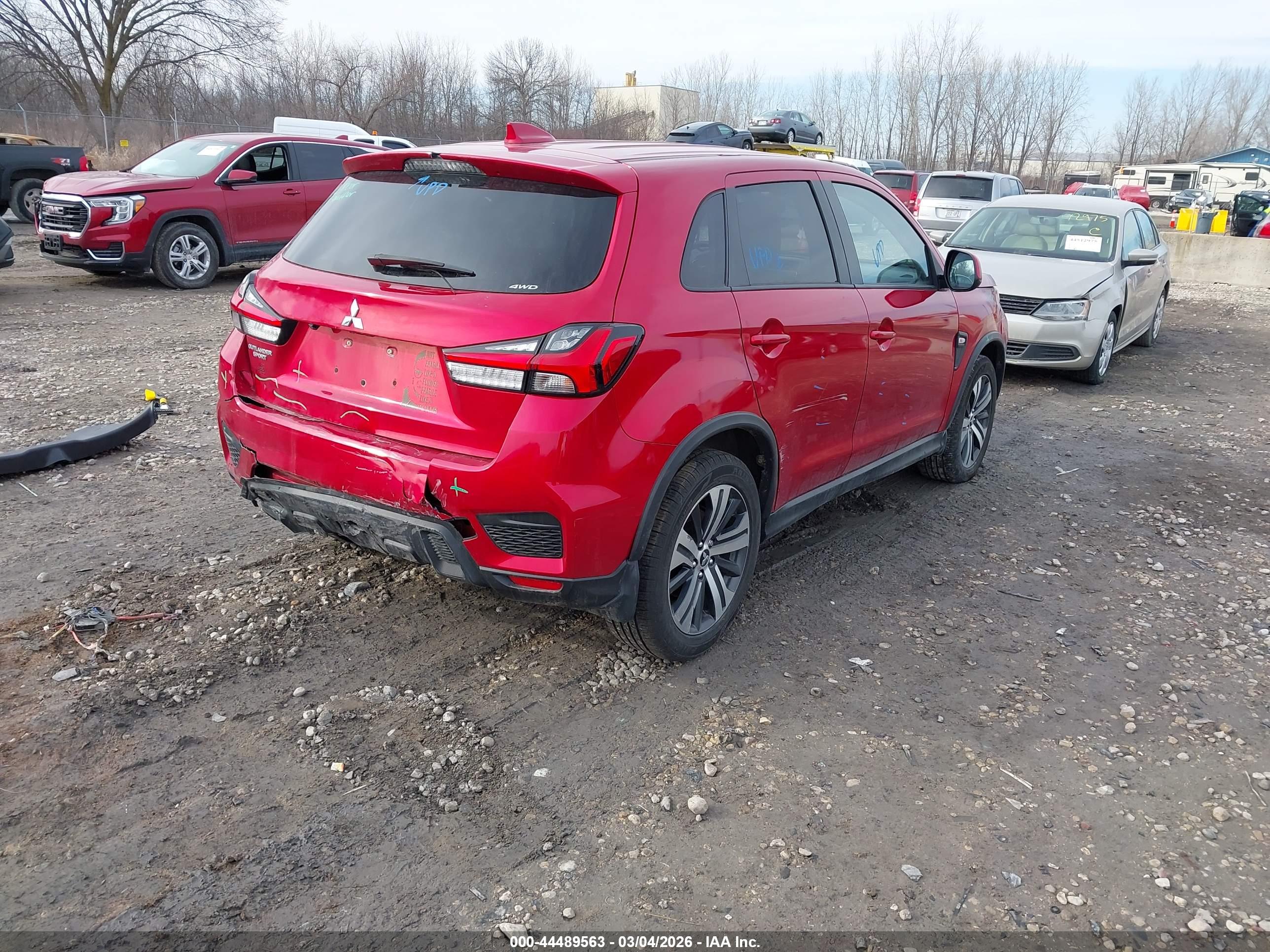 MITSUBISHI OUTLANDER image 4