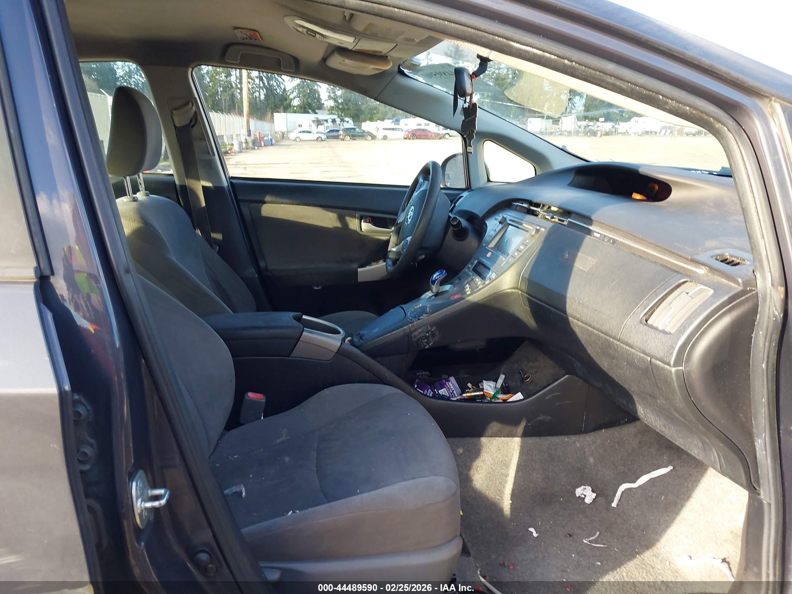 TOYOTA PRIUS image 5