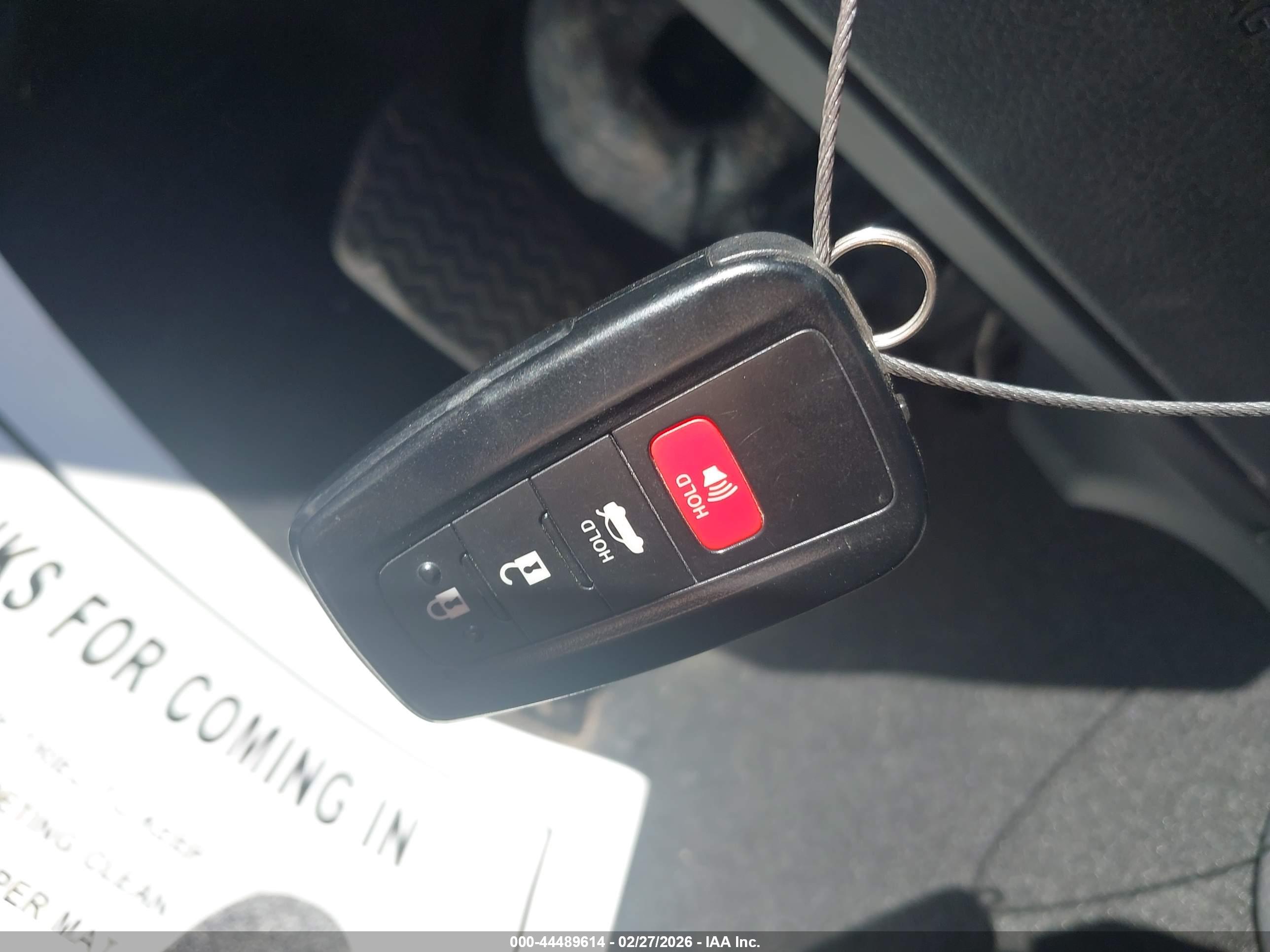 TOYOTA AVALON image 11