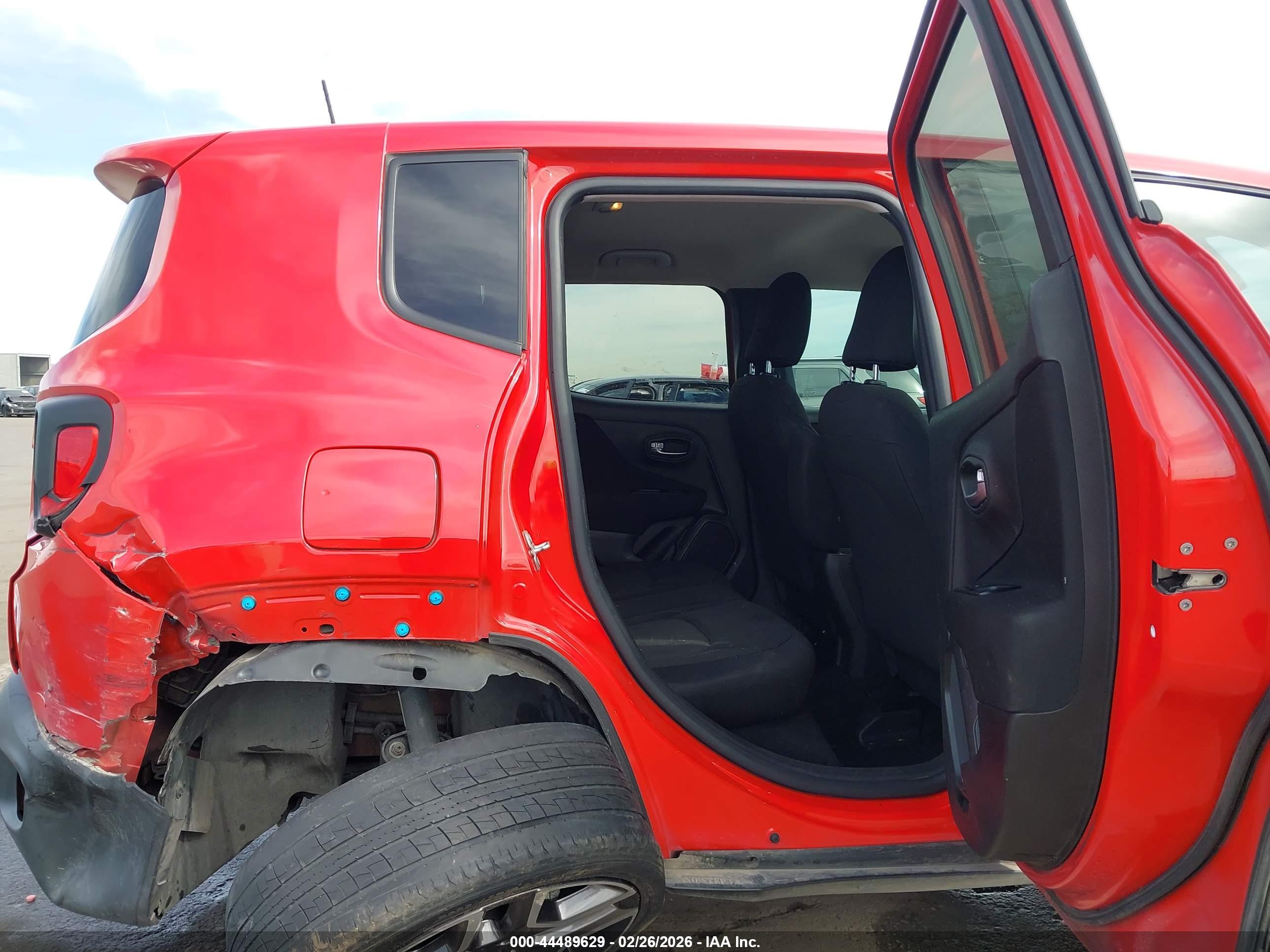 JEEP RENEGADE image 8