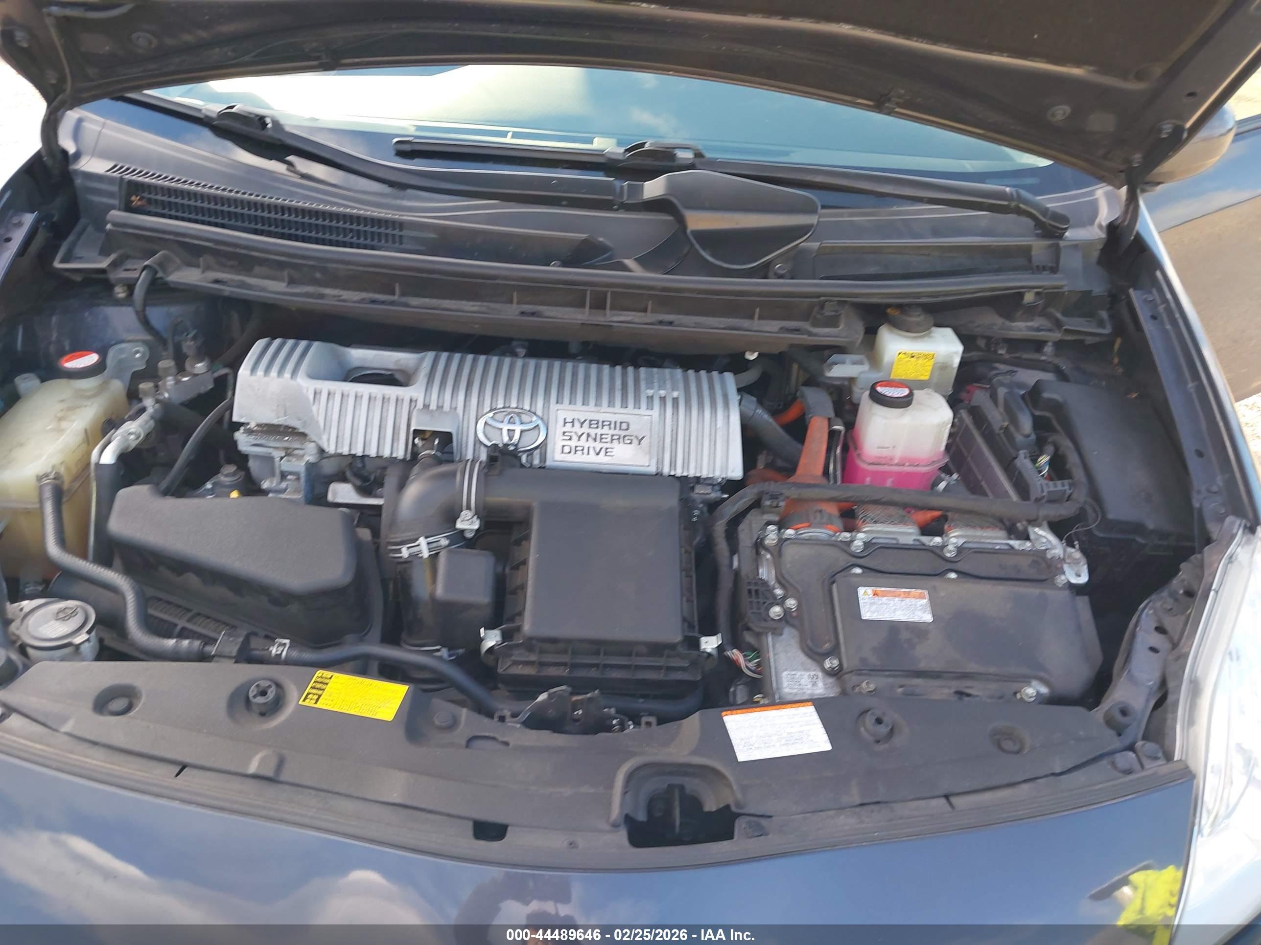 TOYOTA PRIUS image 10
