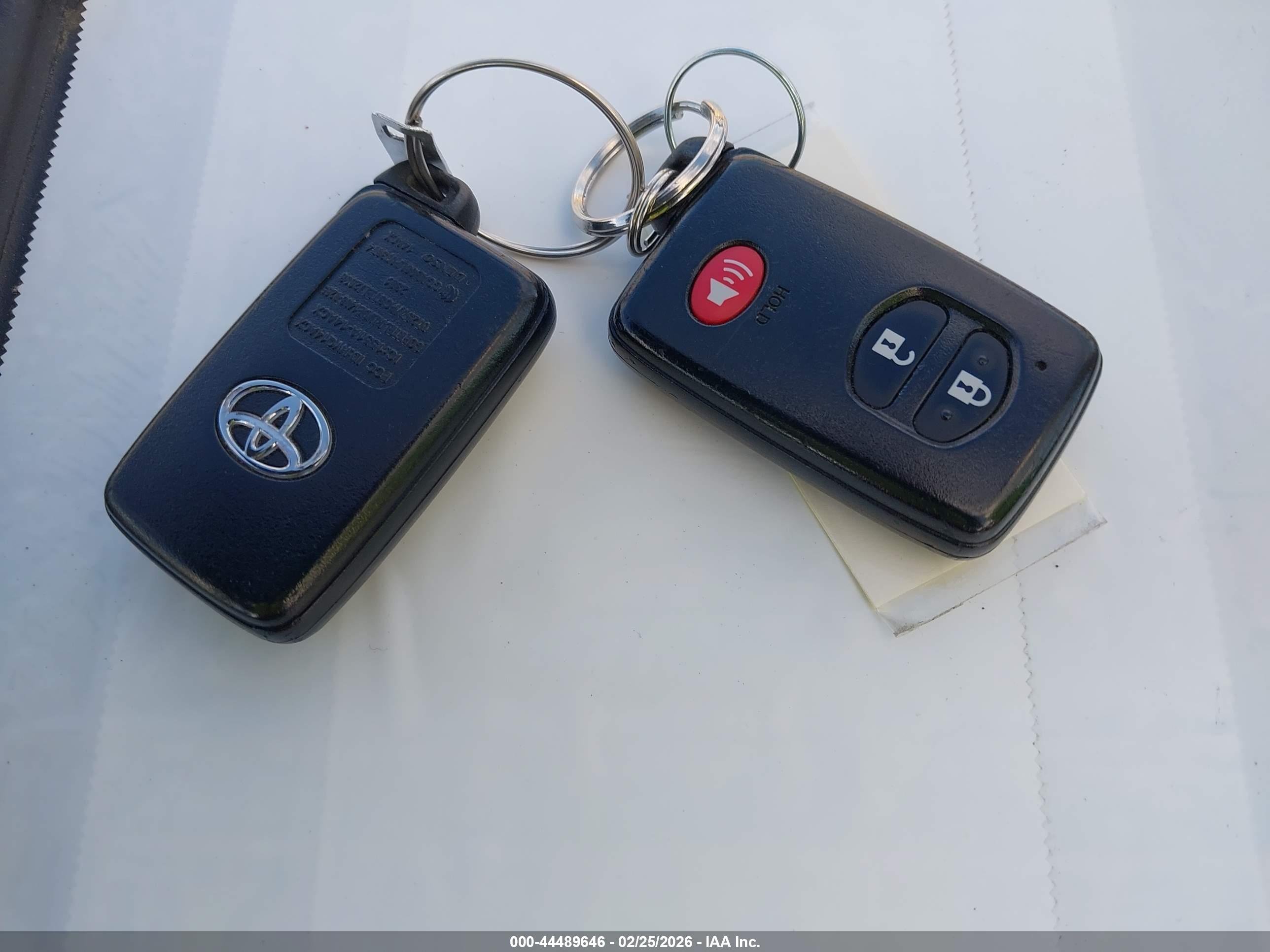 TOYOTA PRIUS image 11