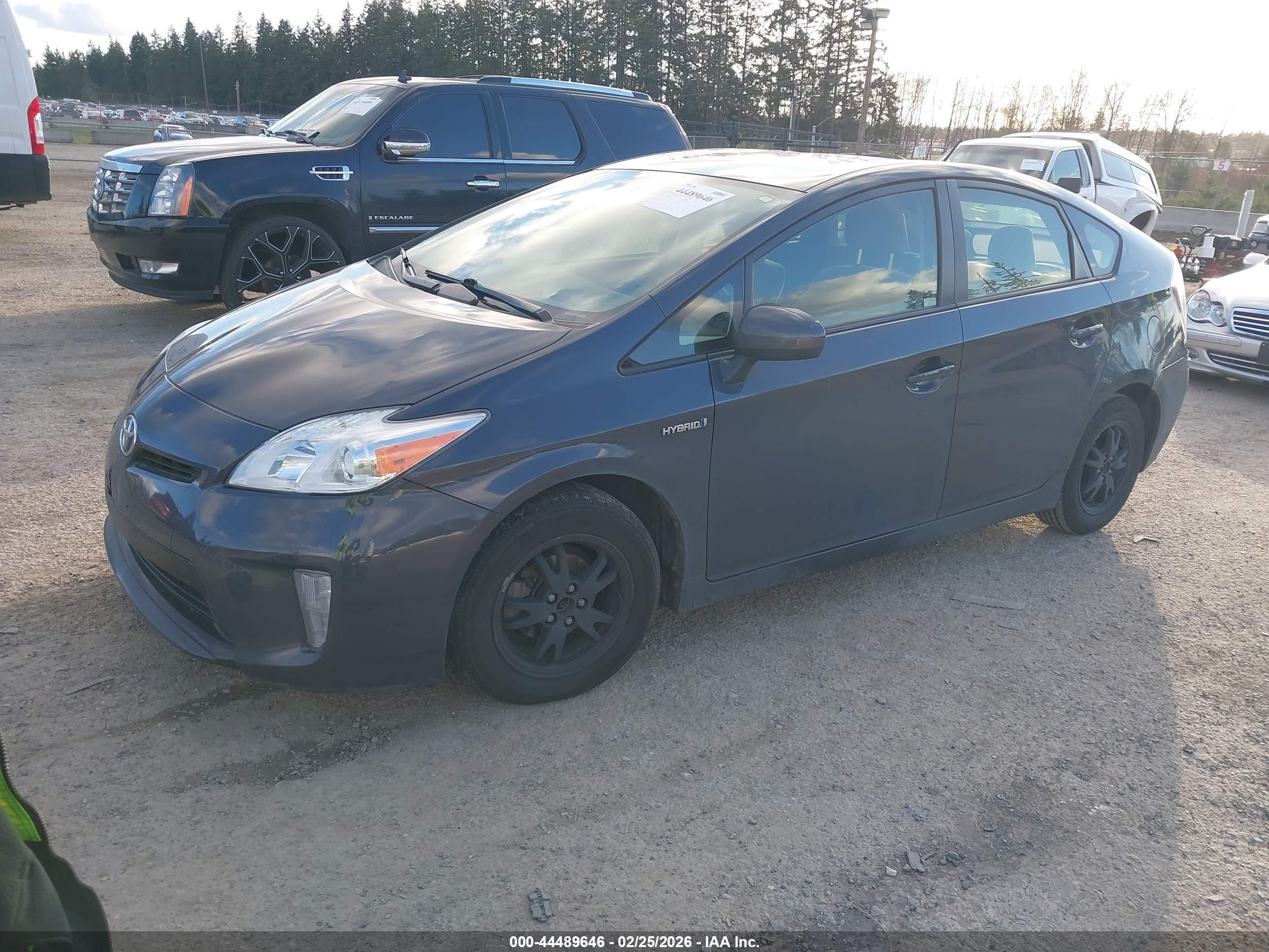 TOYOTA PRIUS image 2
