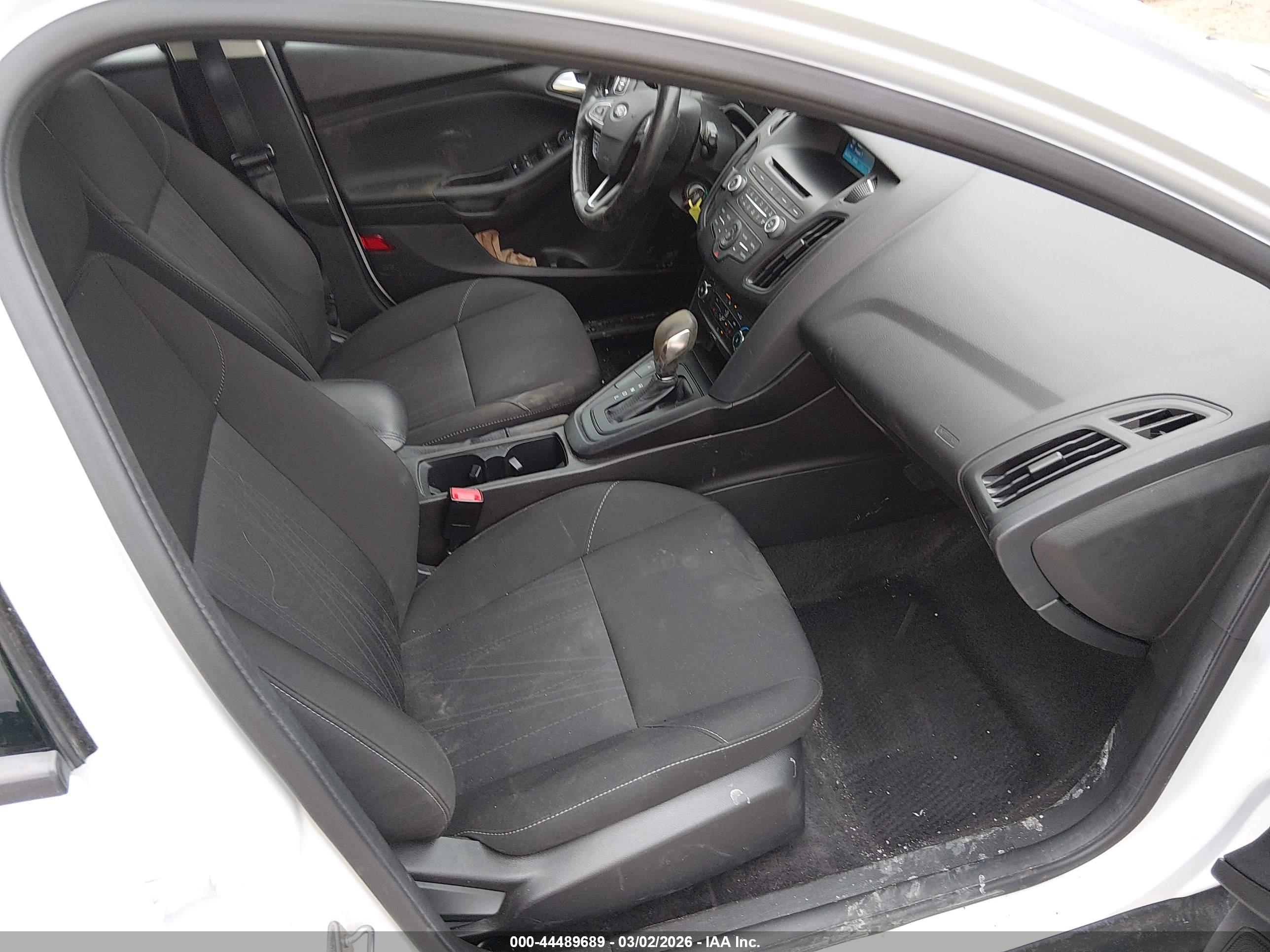 FORD FOCUS image 5