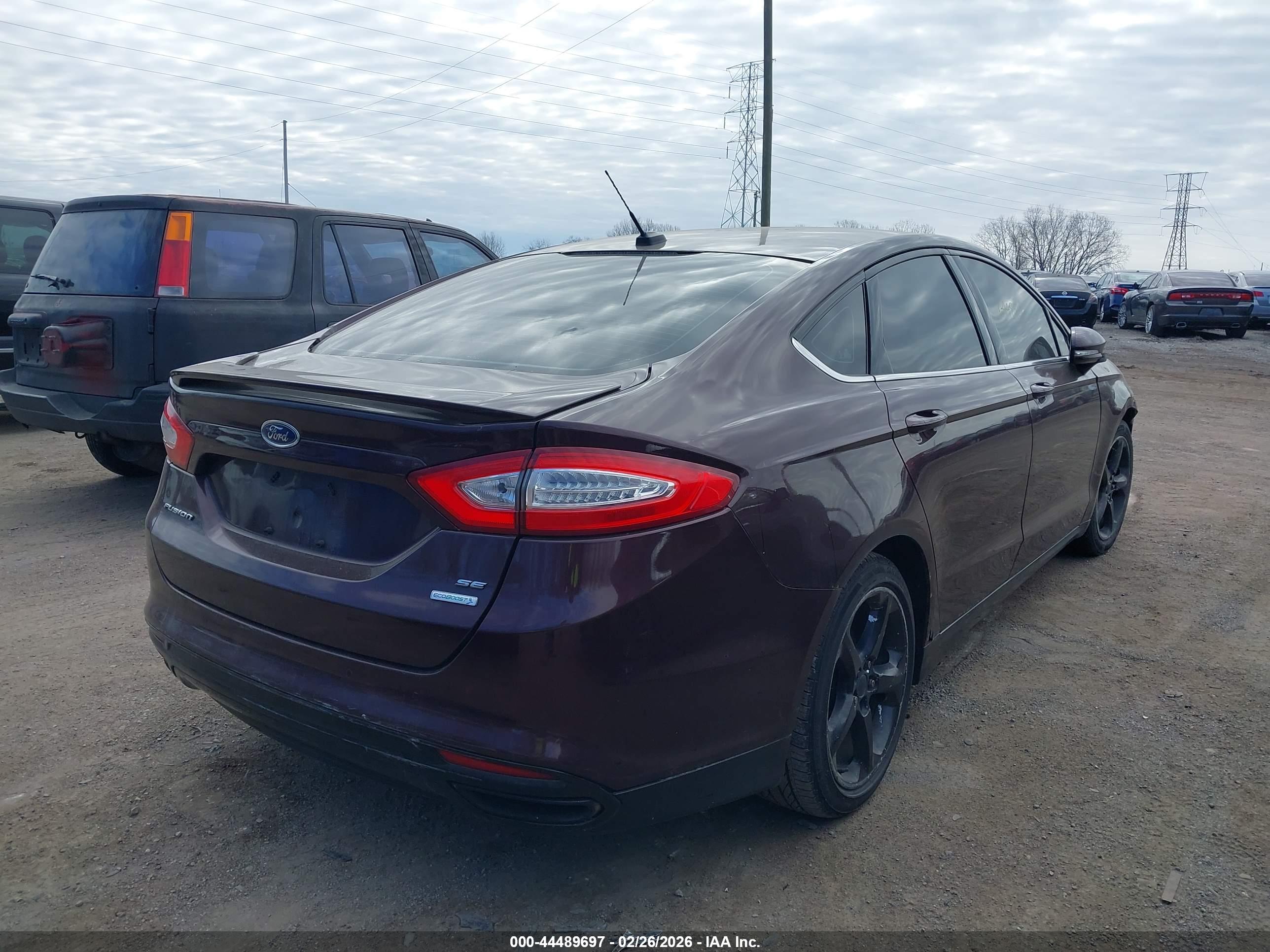 FORD FUSION image 4