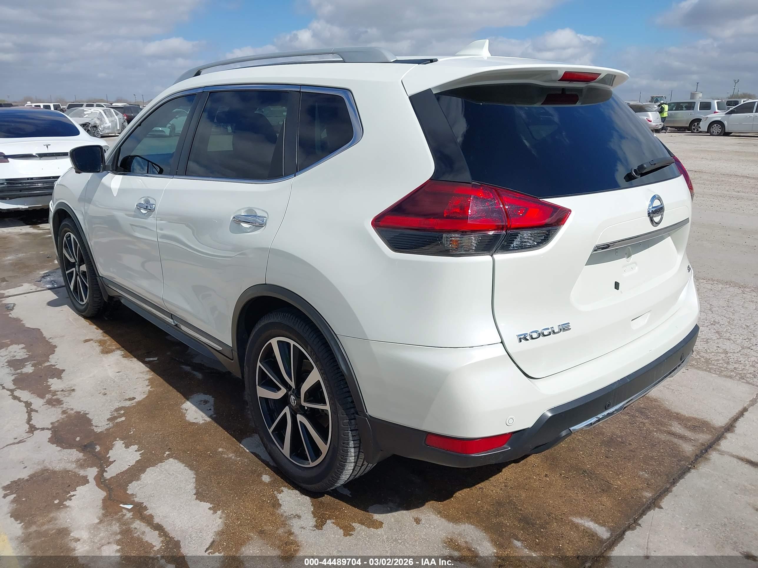 NISSAN ROGUE image 3