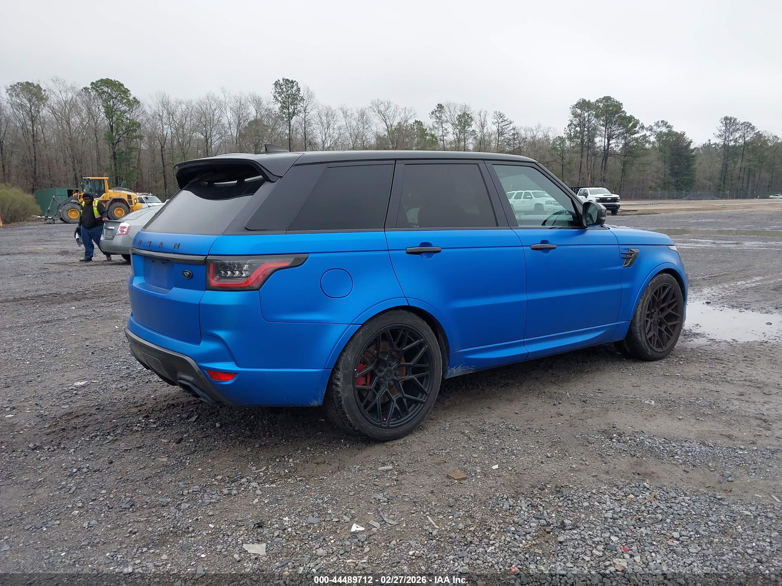 LAND ROVER image 4