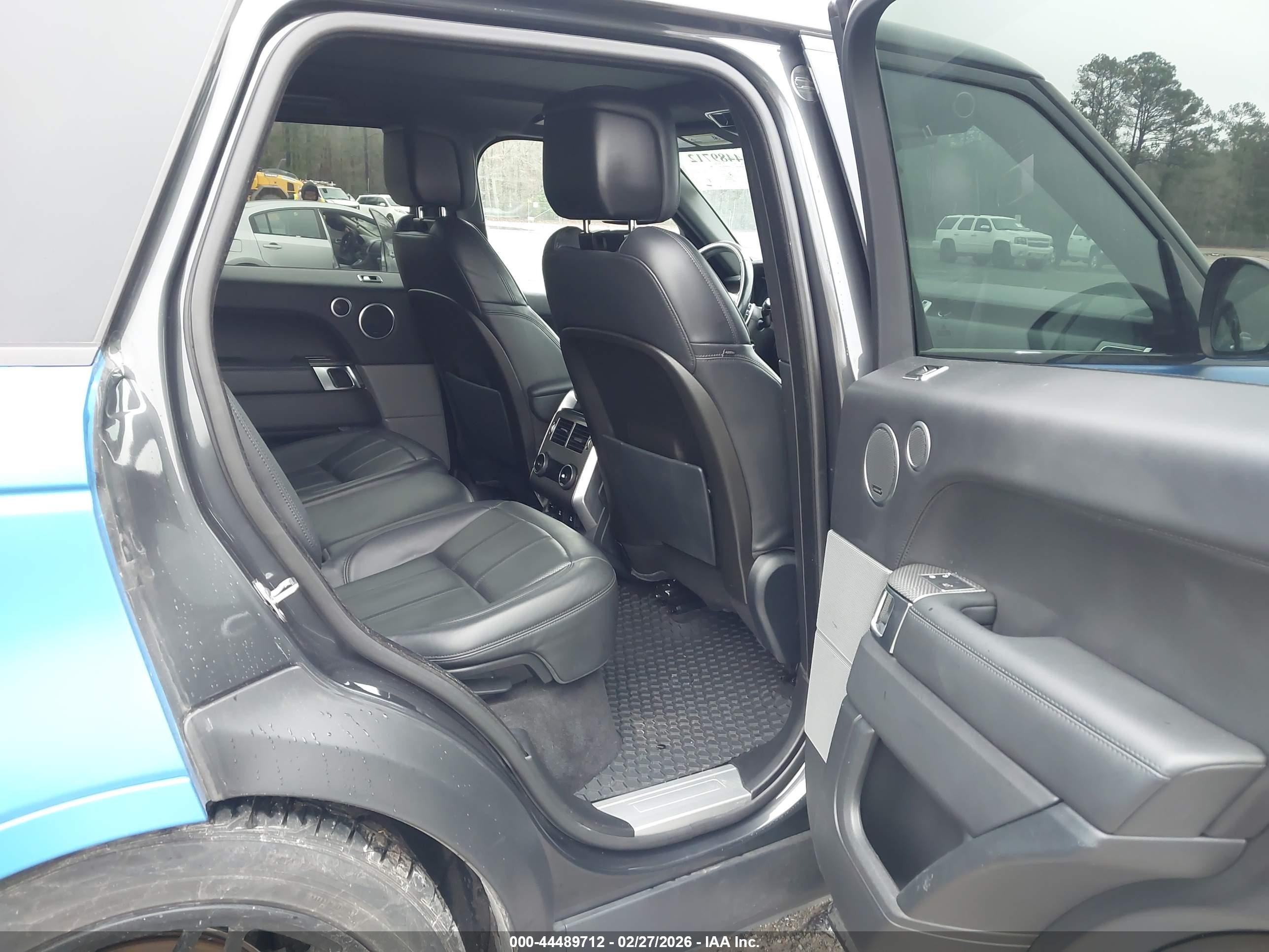 LAND ROVER image 8