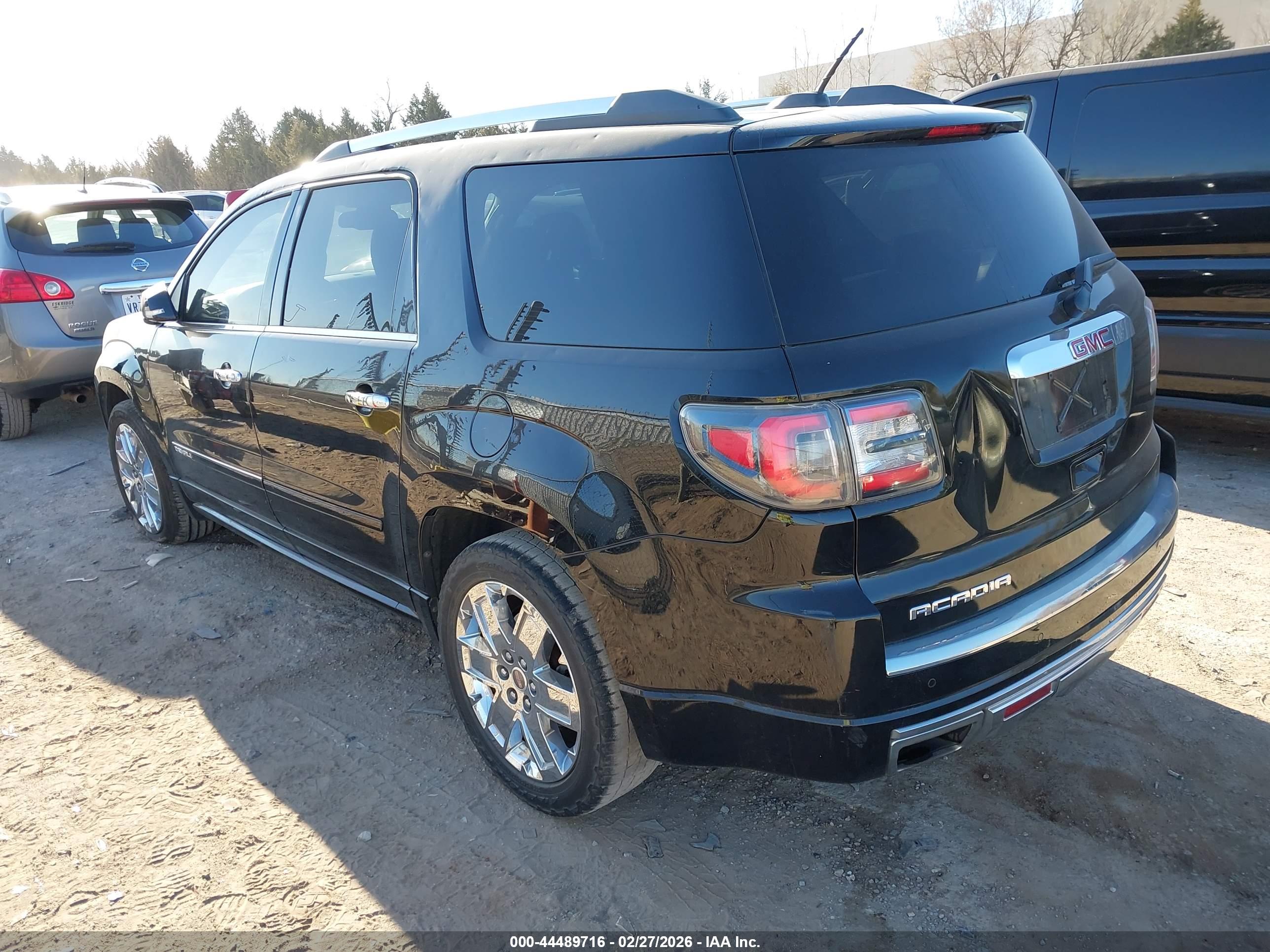 GMC ACADIA image 3