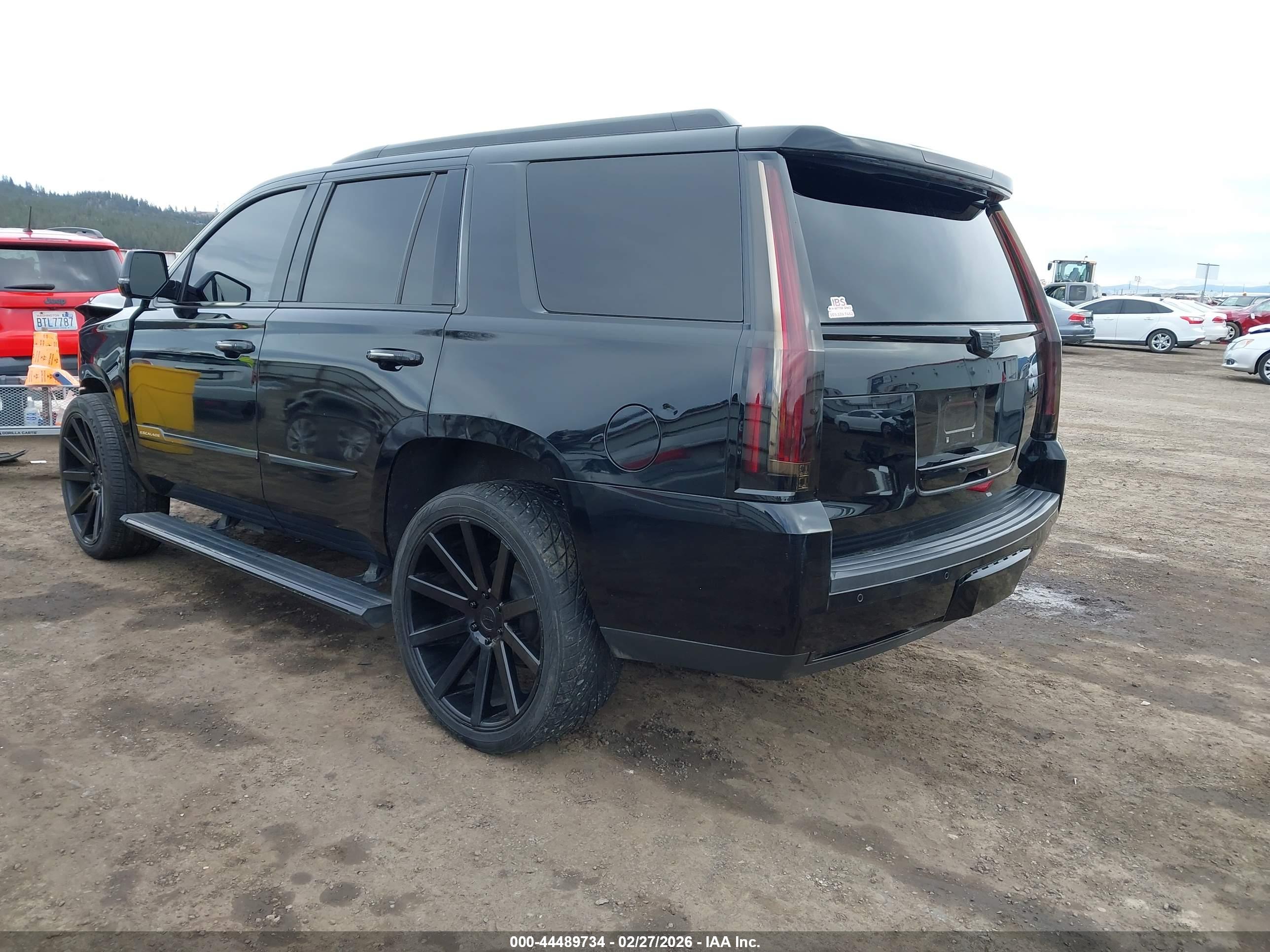CADILLAC ESCALADE image 3