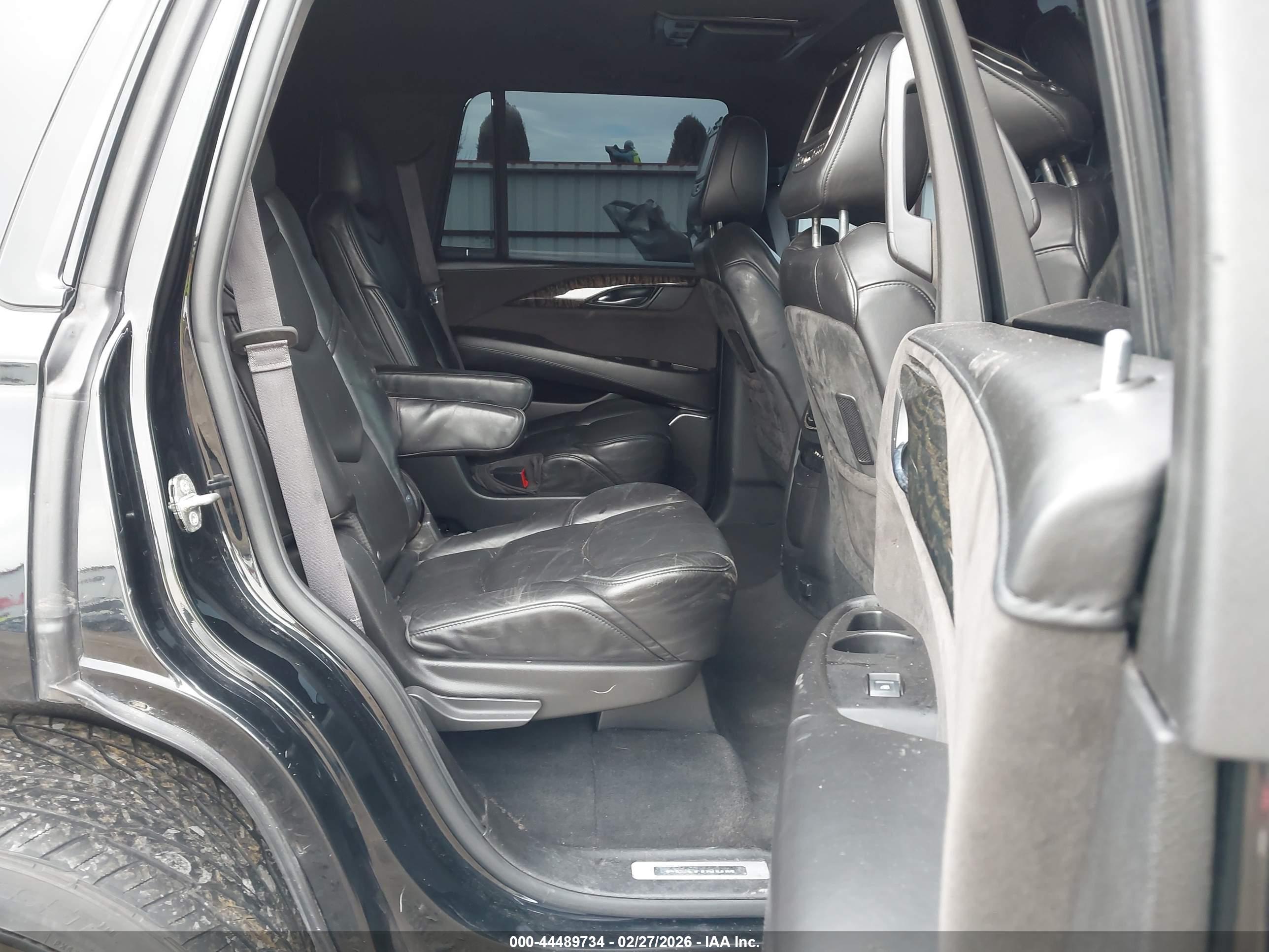 CADILLAC ESCALADE image 8