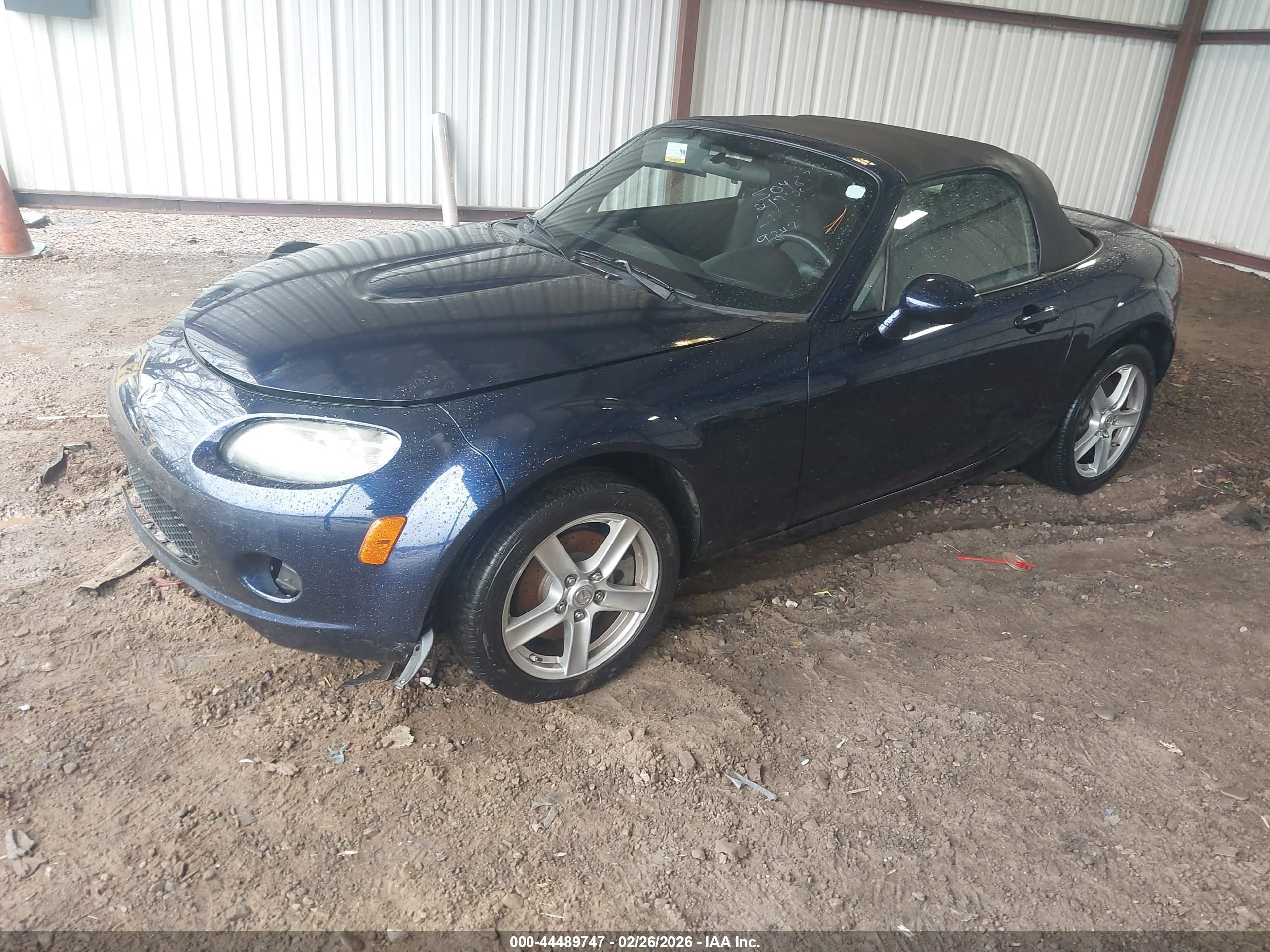 MAZDA MX-5 image 2