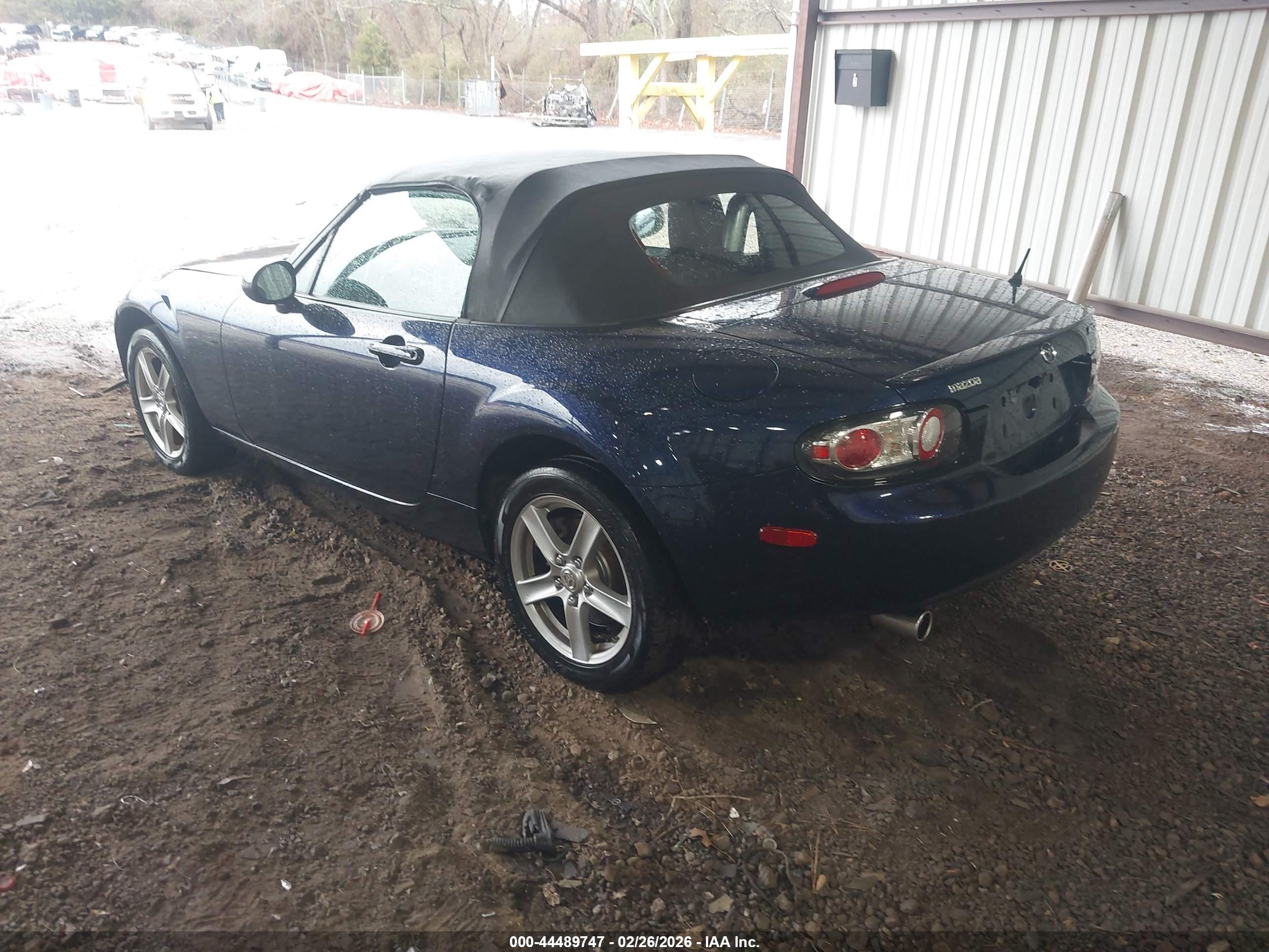 MAZDA MX-5 image 3