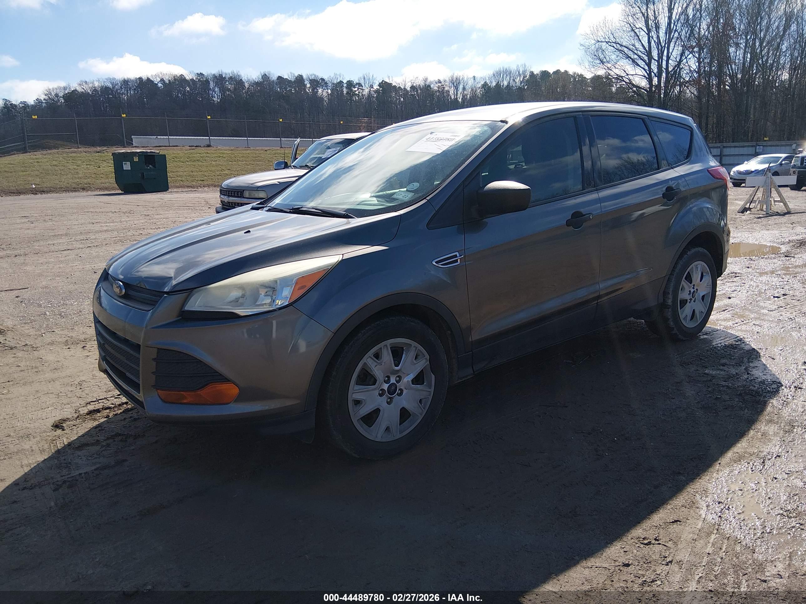 FORD ESCAPE image 2