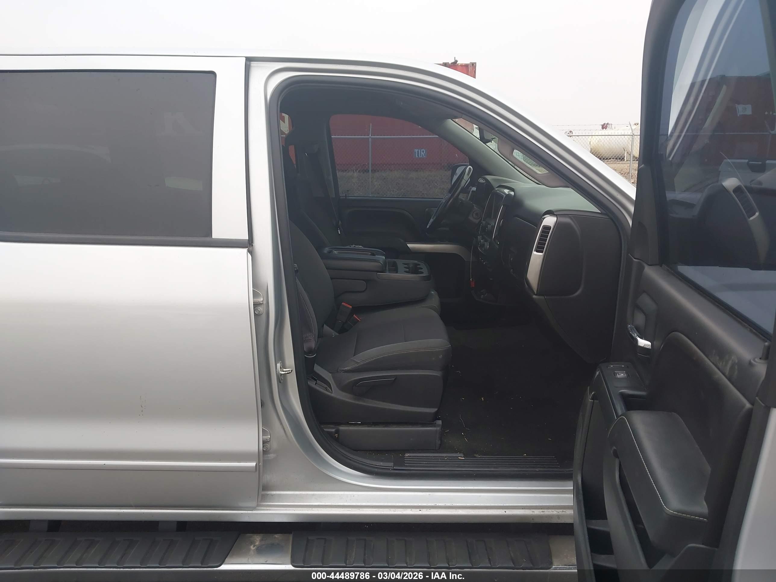 CHEVROLET SILVERADO image 5