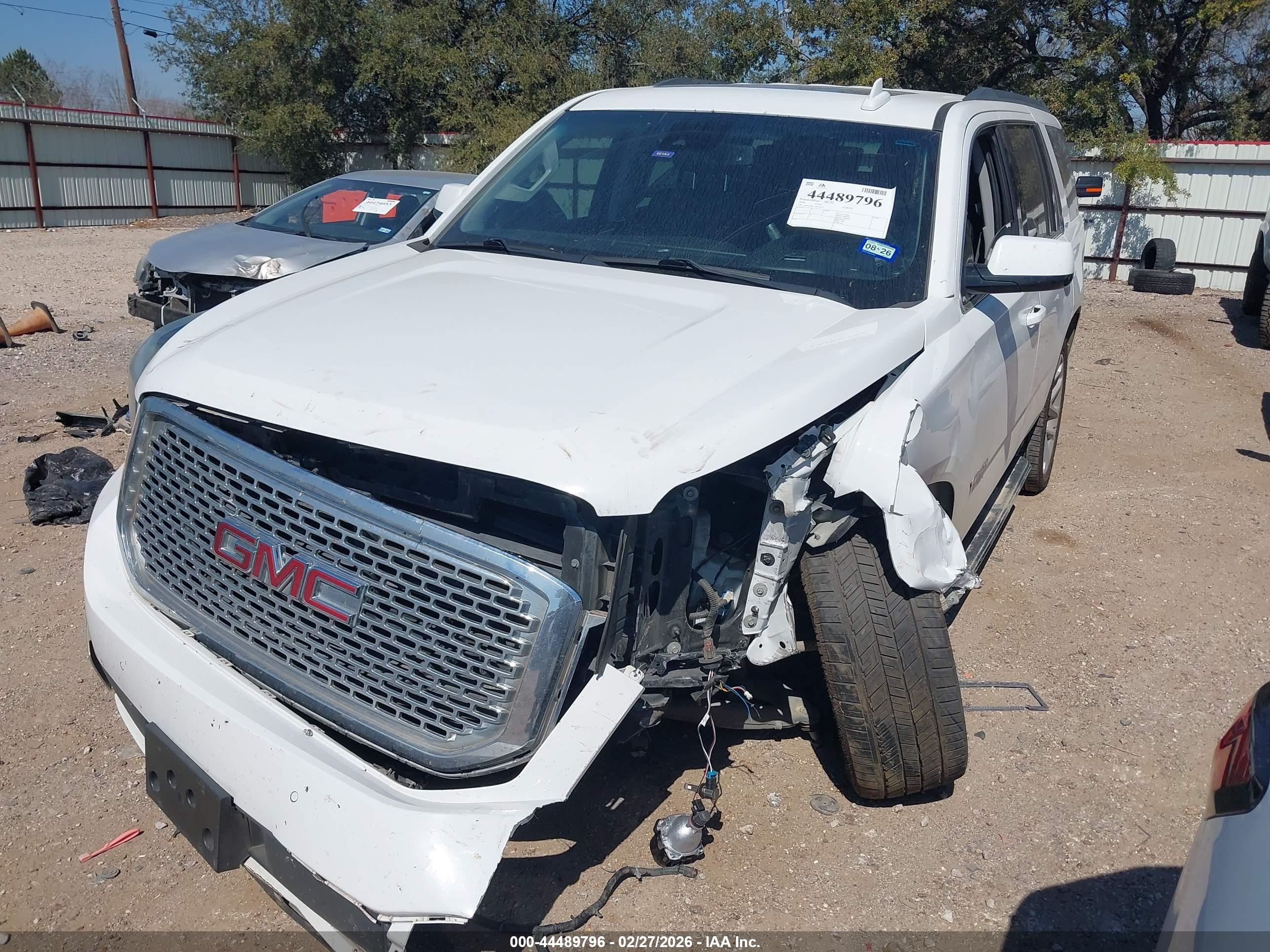 GMC YUKON image 2