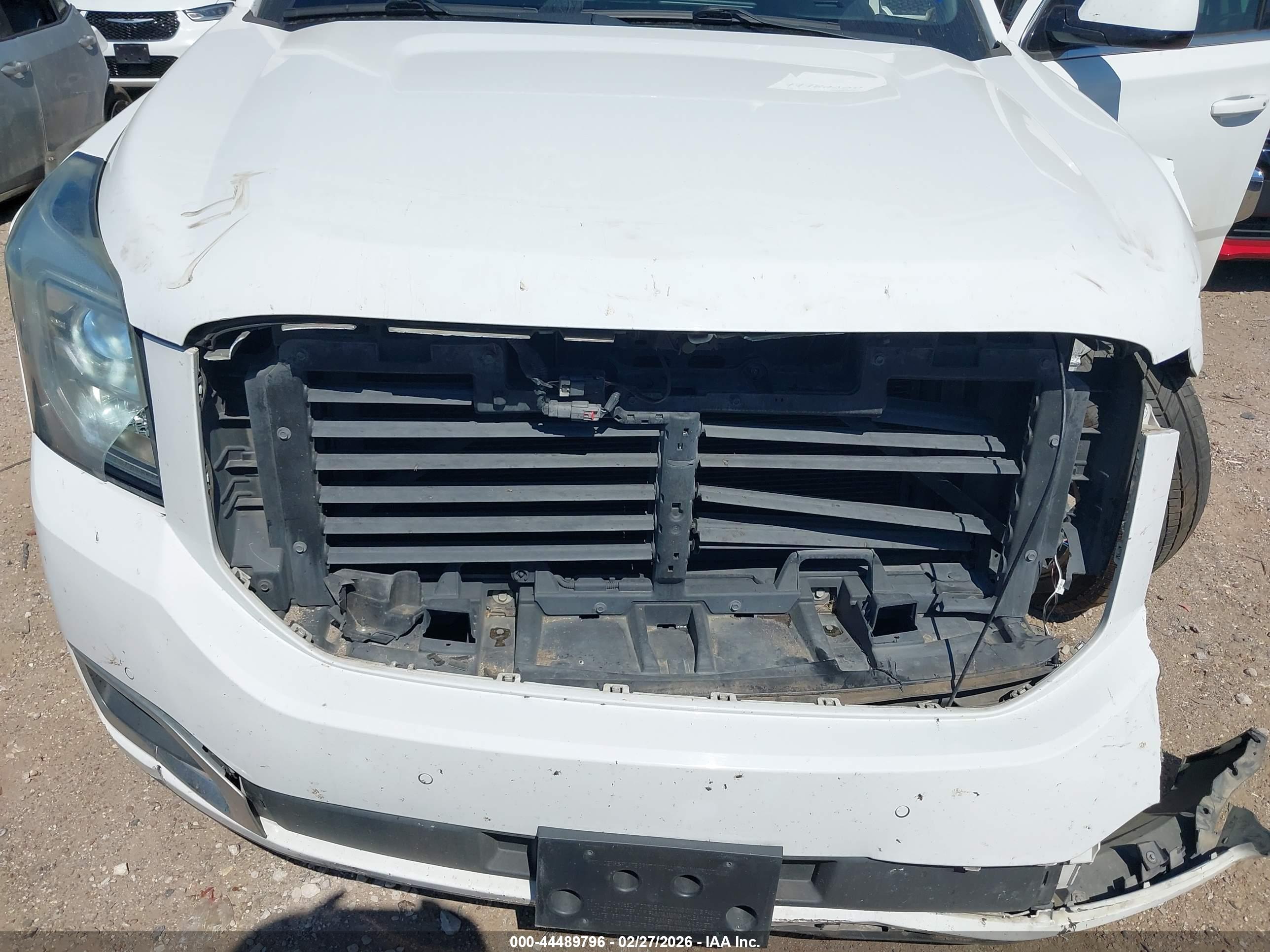 GMC YUKON image 6