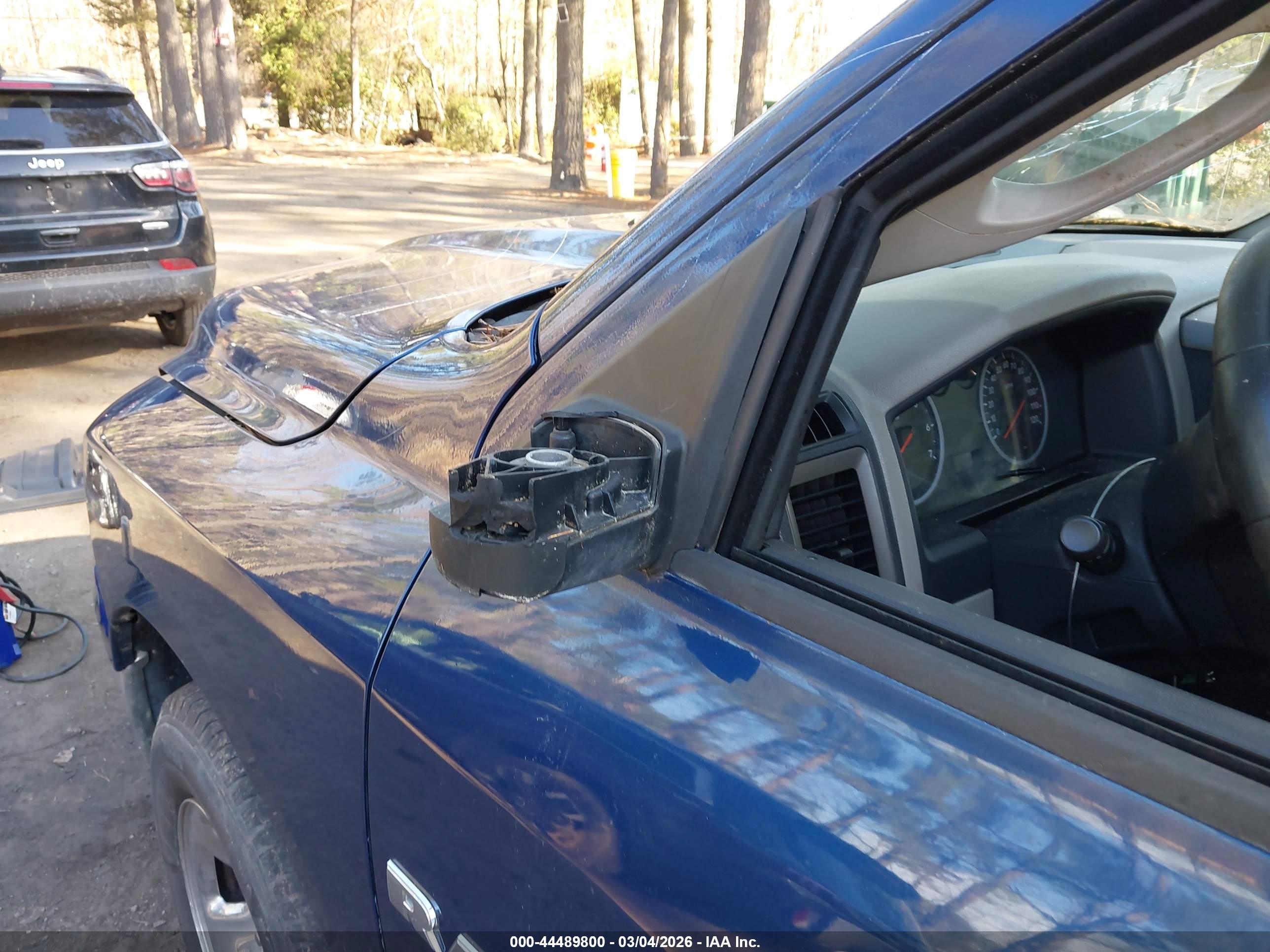 DODGE RAM image 6