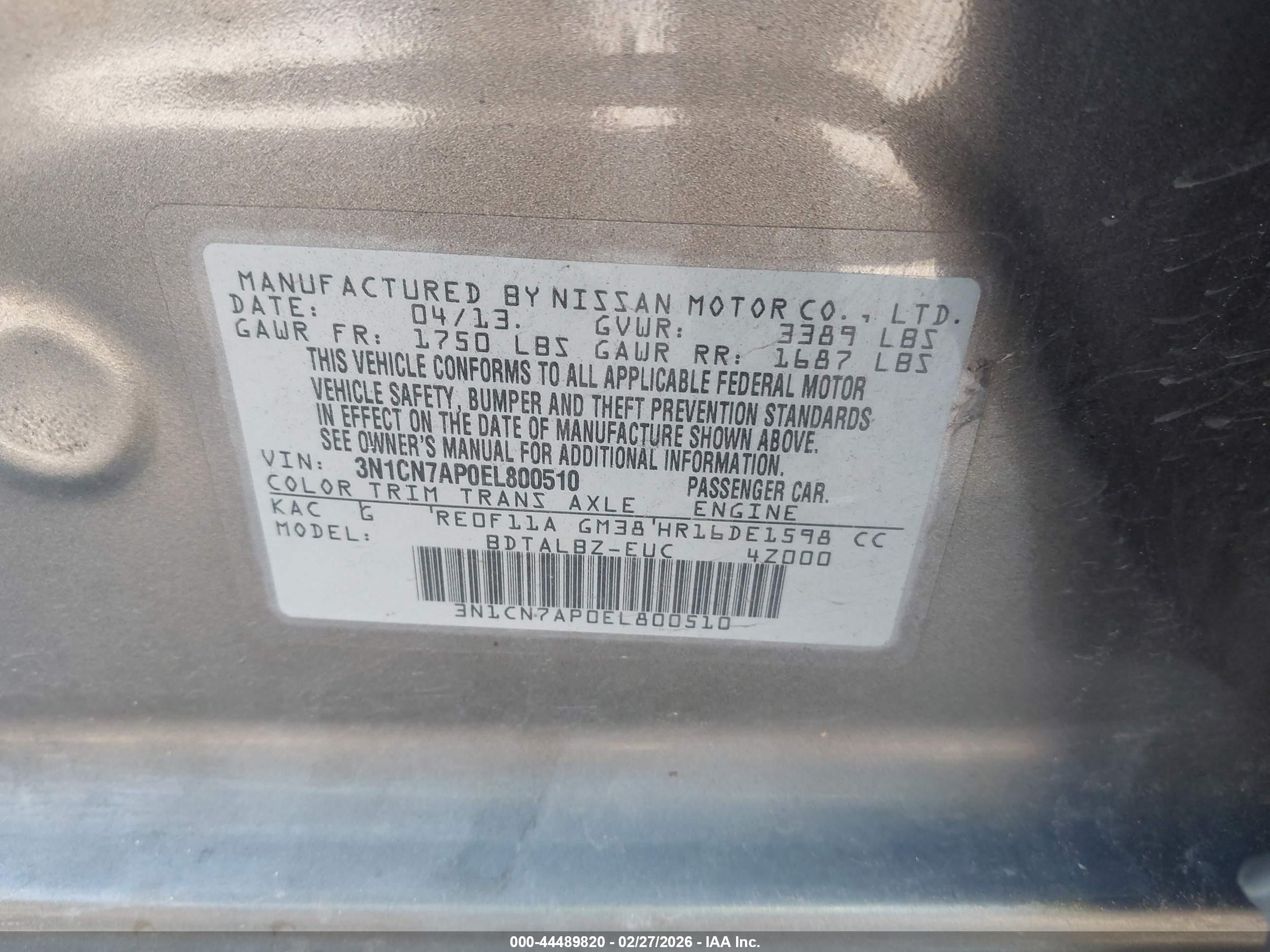 NISSAN VERSA image 9