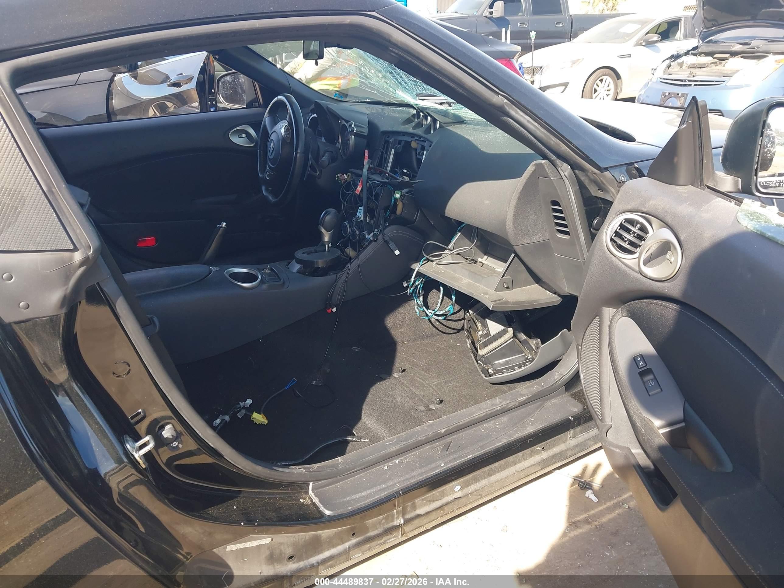 NISSAN 370Z image 5