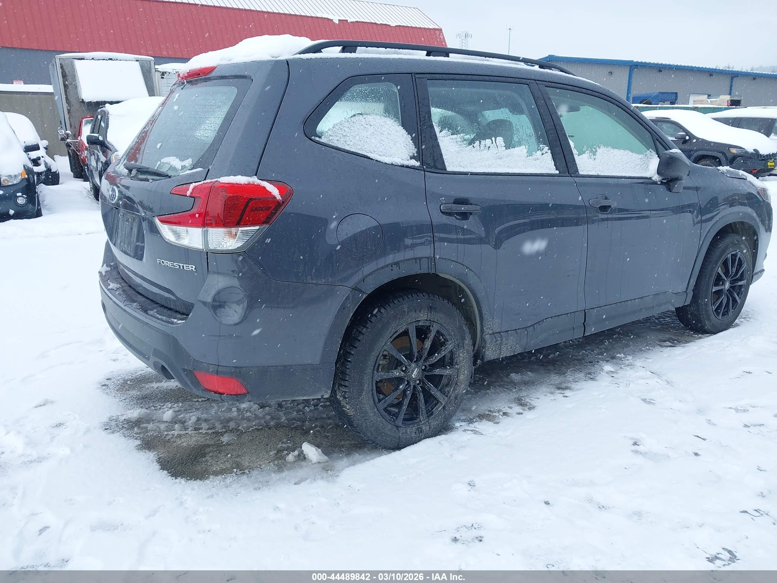 SUBARU FORESTER image 4