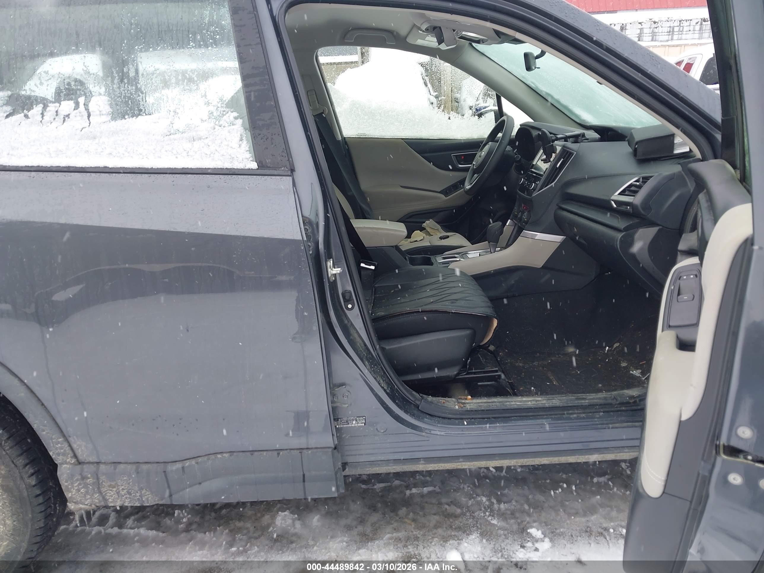 SUBARU FORESTER image 5