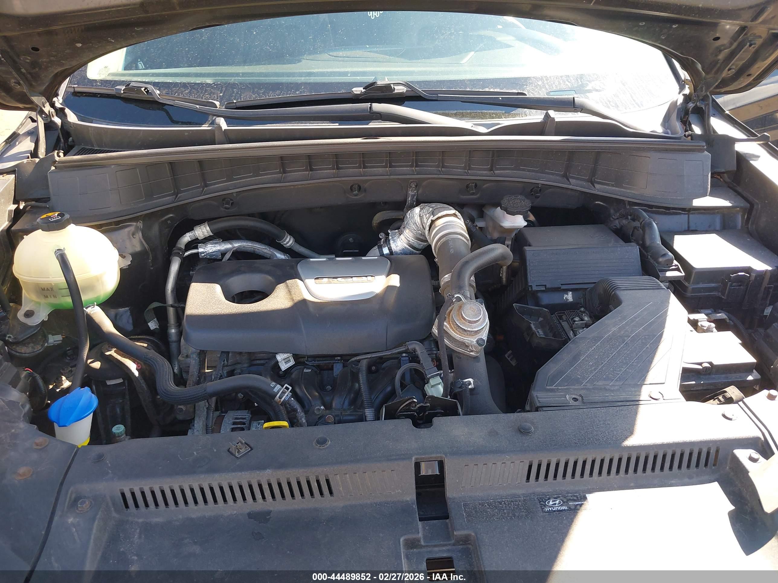 HYUNDAI TUCSON image 10