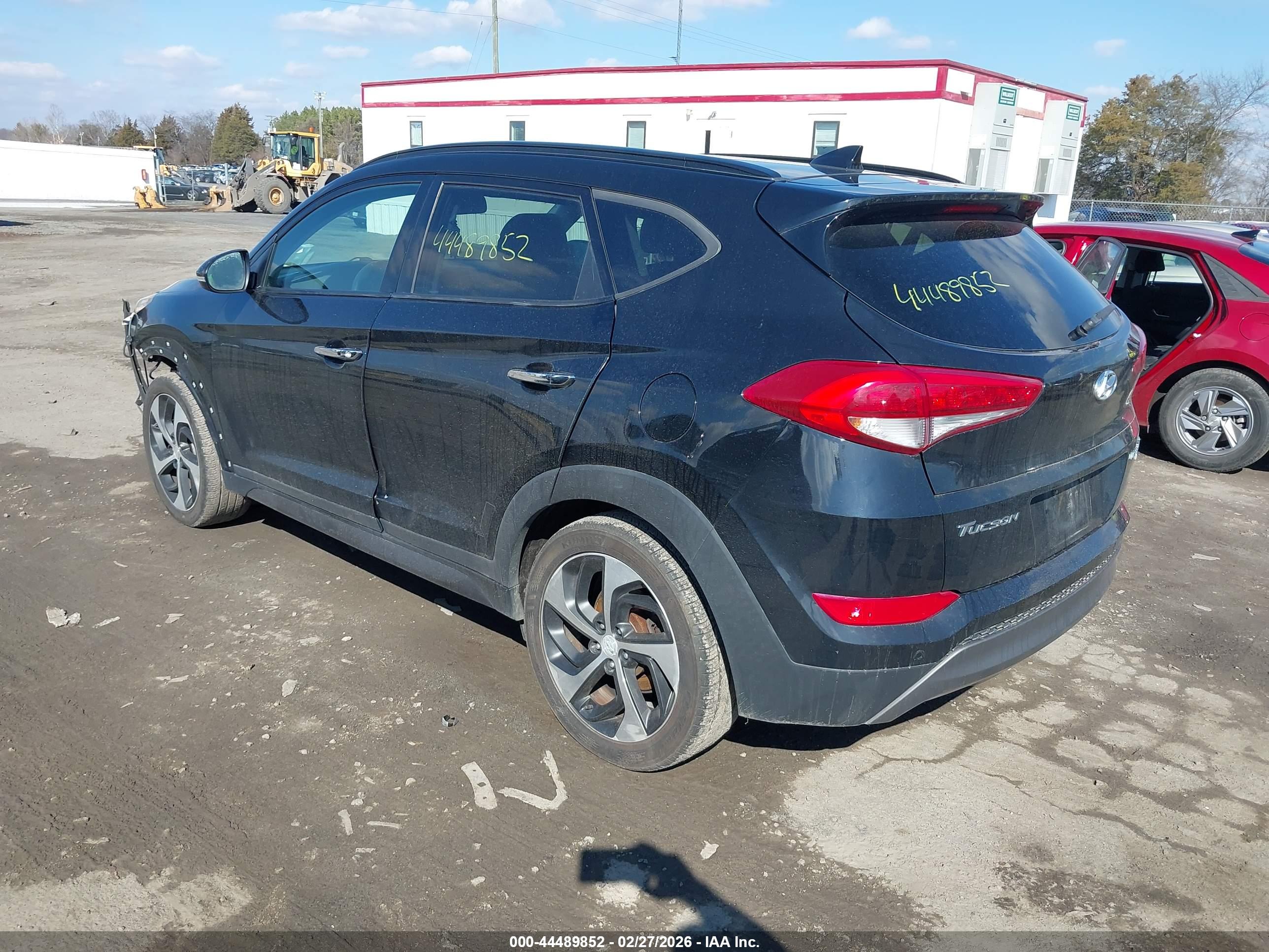 HYUNDAI TUCSON image 3